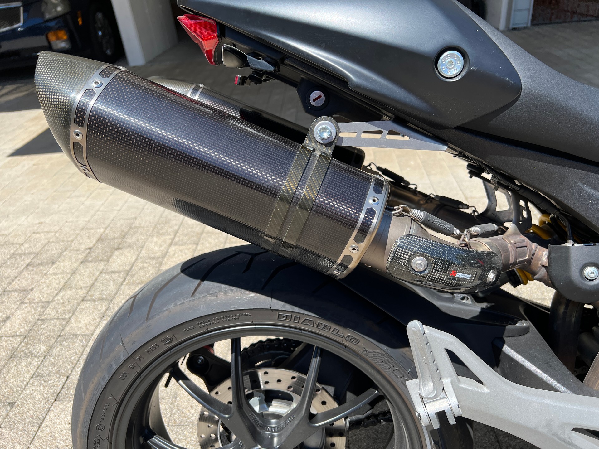 DUCATI Monster 1100 S-image-6