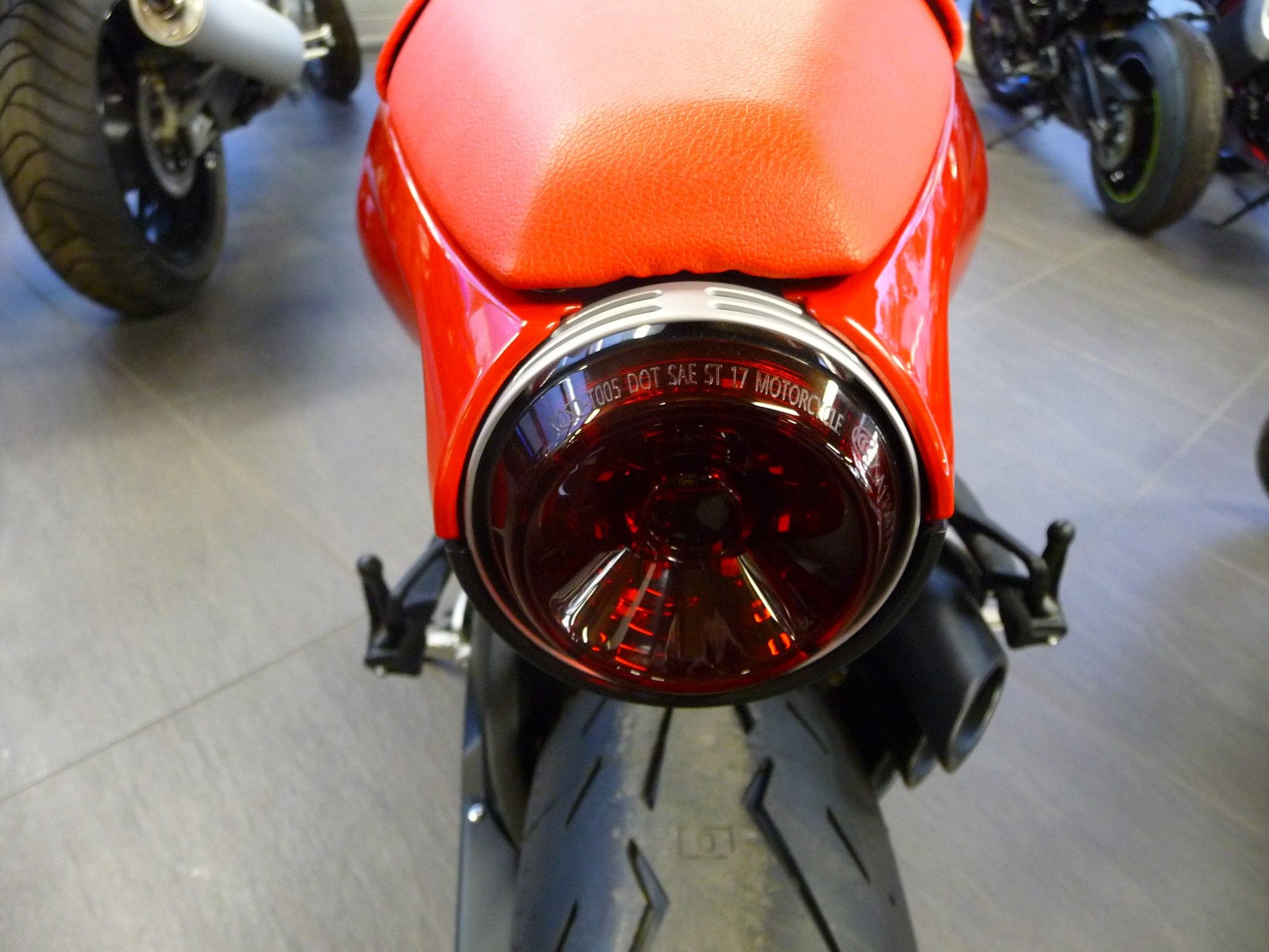 MV AGUSTA SUPERVELOCE 800-image-5