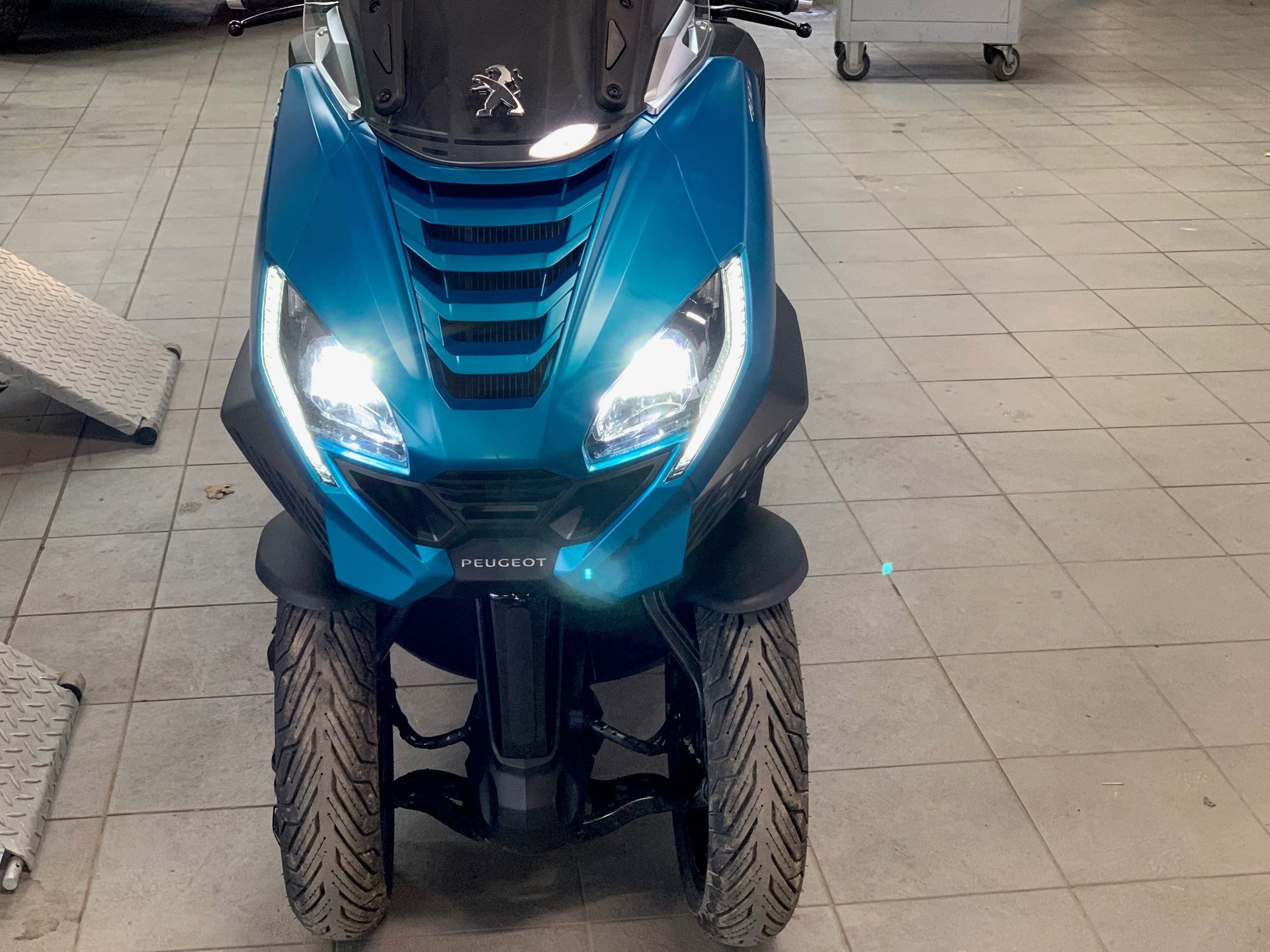 PEUGEOT Metropolis 400 I Euro 5-showroom-element-3