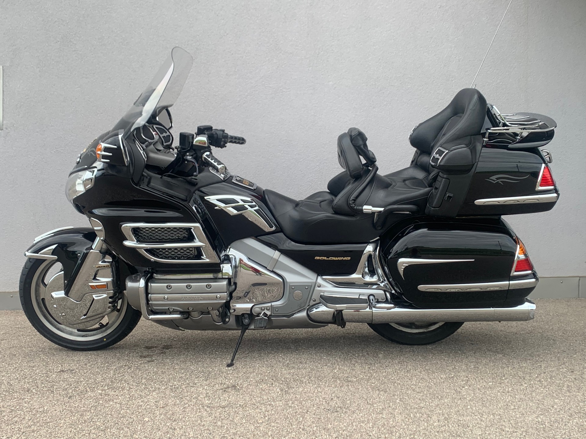 HONDA GL 1800 A Goldwing-showroom-element-1