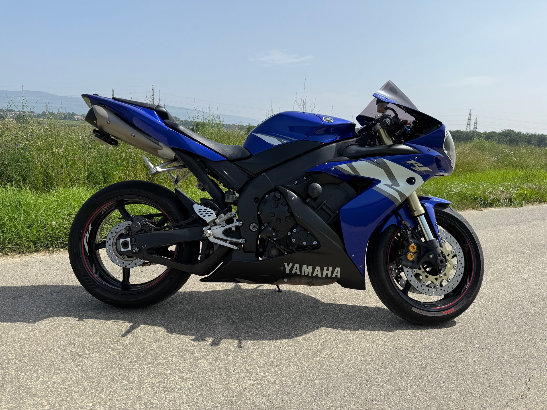 YAMAHA YZF-R1-image-3