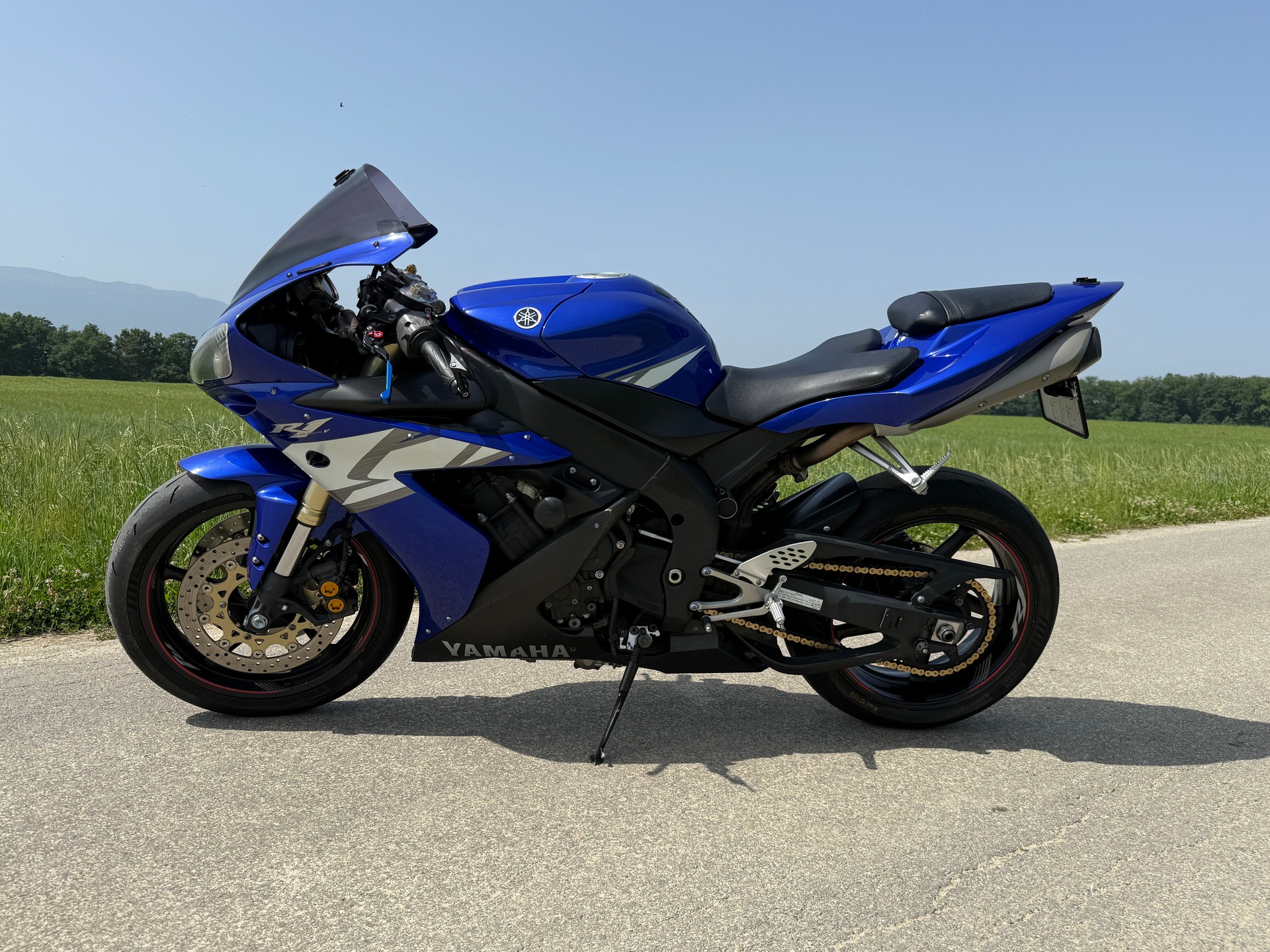 YAMAHA YZF-R1-image-2