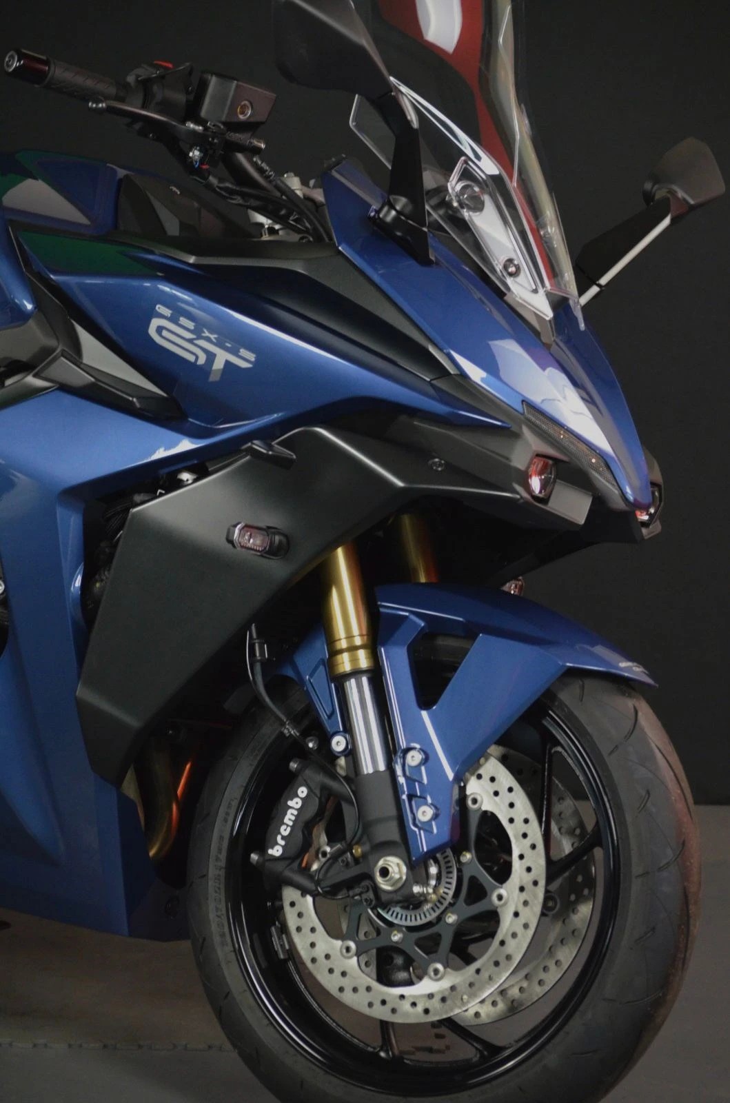 SUZUKI GSX-S 1000 GT Travel-showroom-element-1