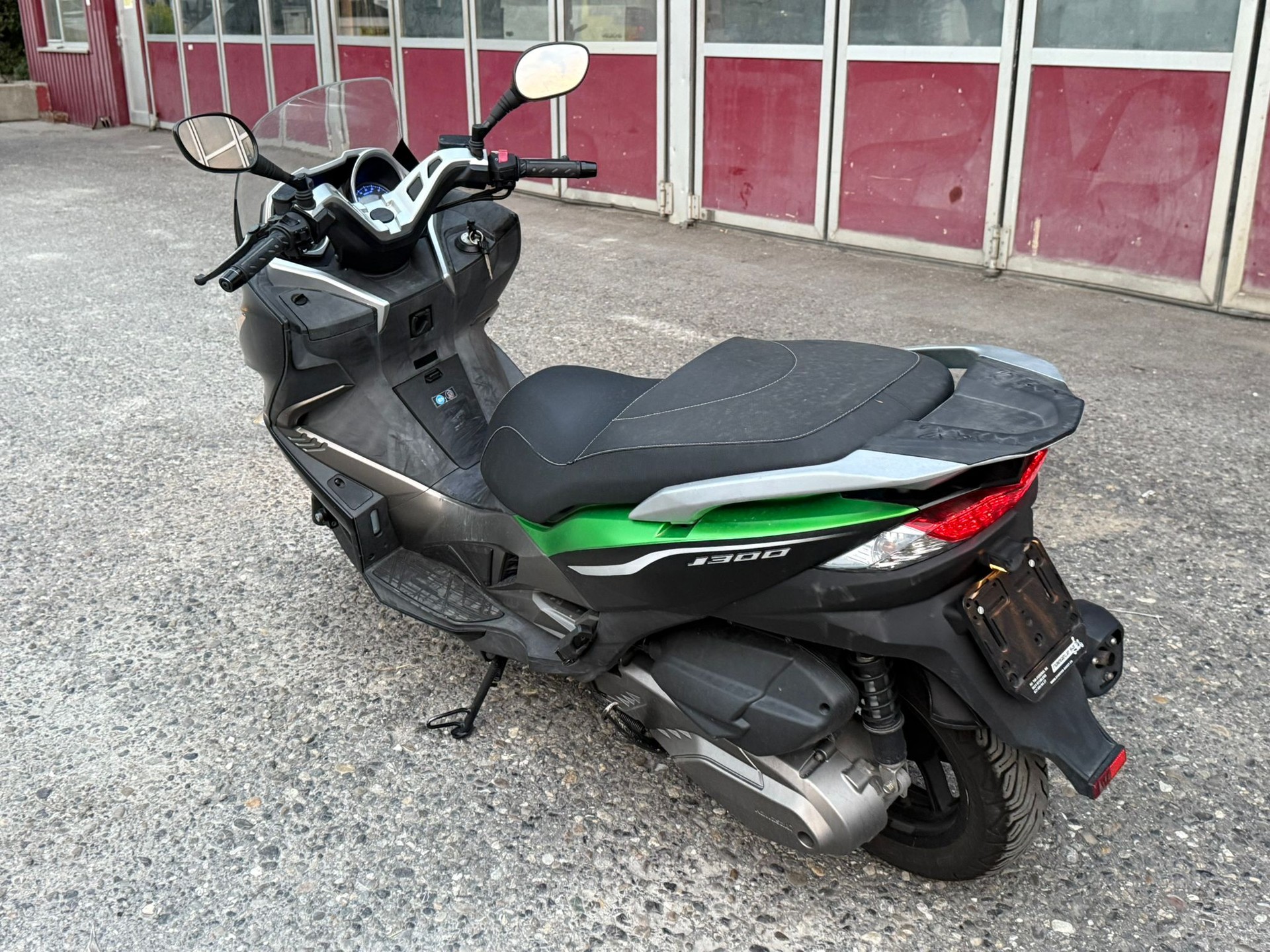 J 300 J300 Kawasaki 2015 Alquiler De Moto Kawasaki J 300 STD ABS