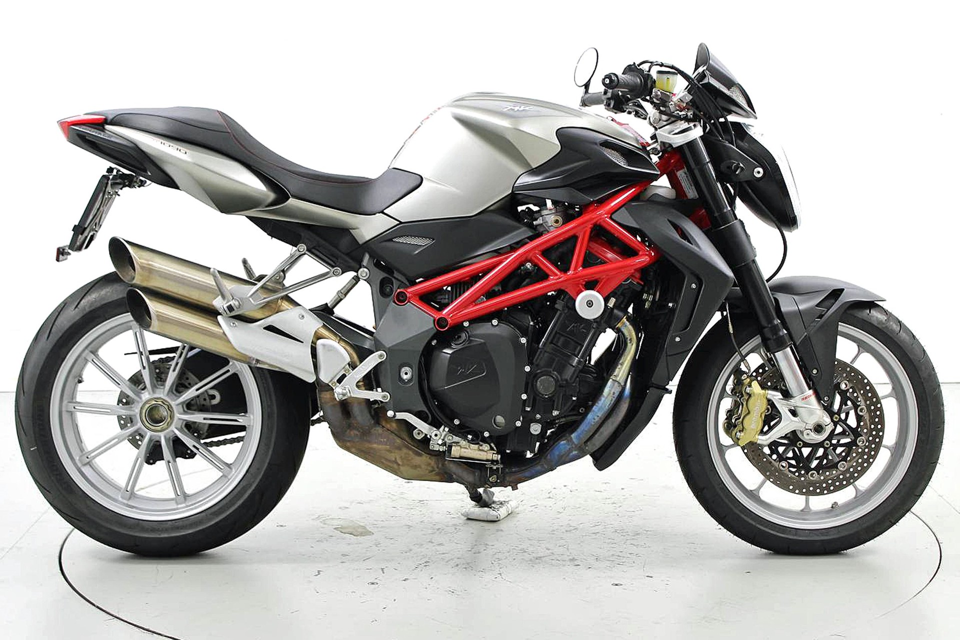 MV AGUSTA Brutale 1090-showroom-element-3