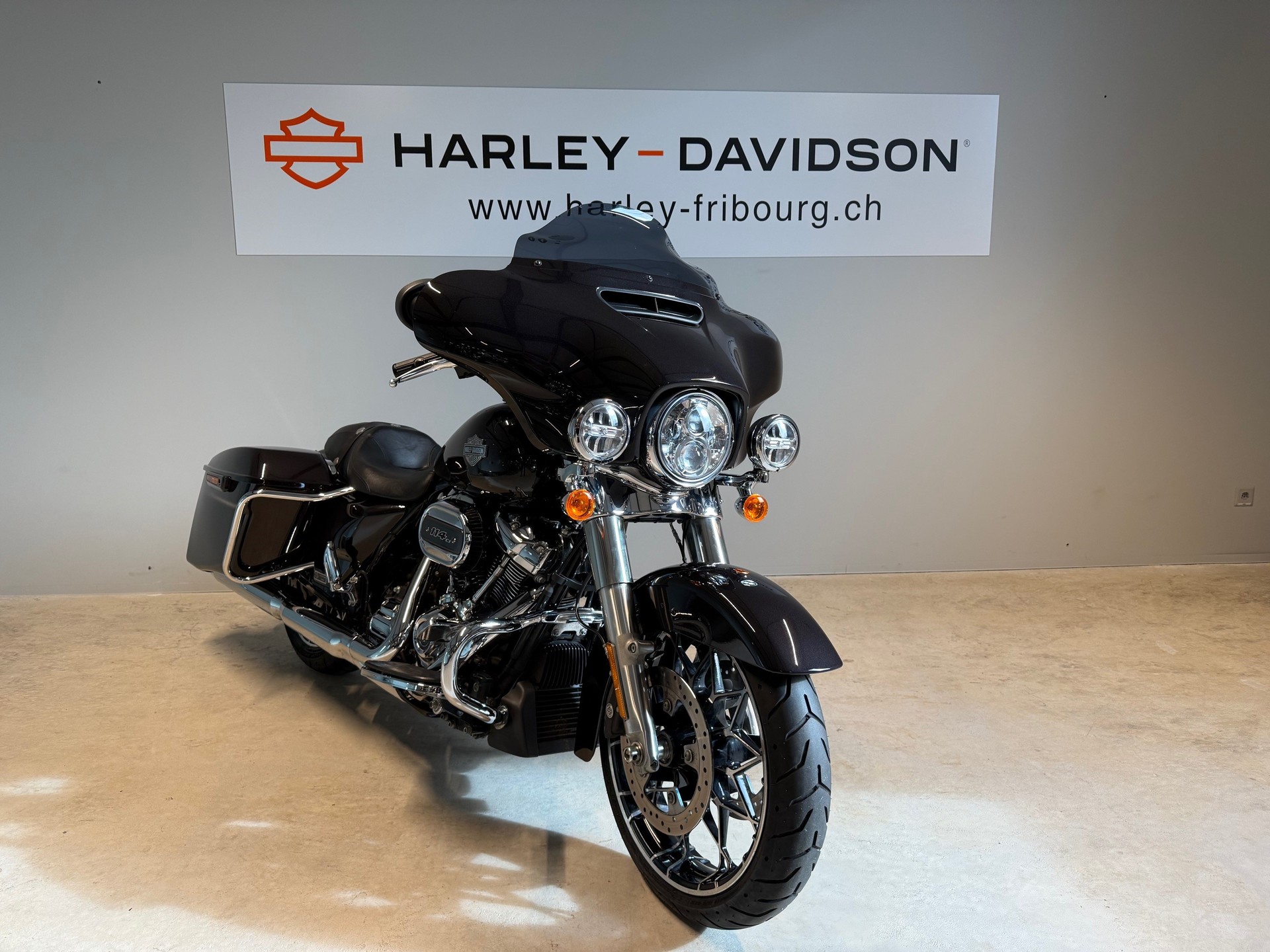 HARLEY-DAVIDSON FLHXS Street Glide Special 114-showroom-element-1