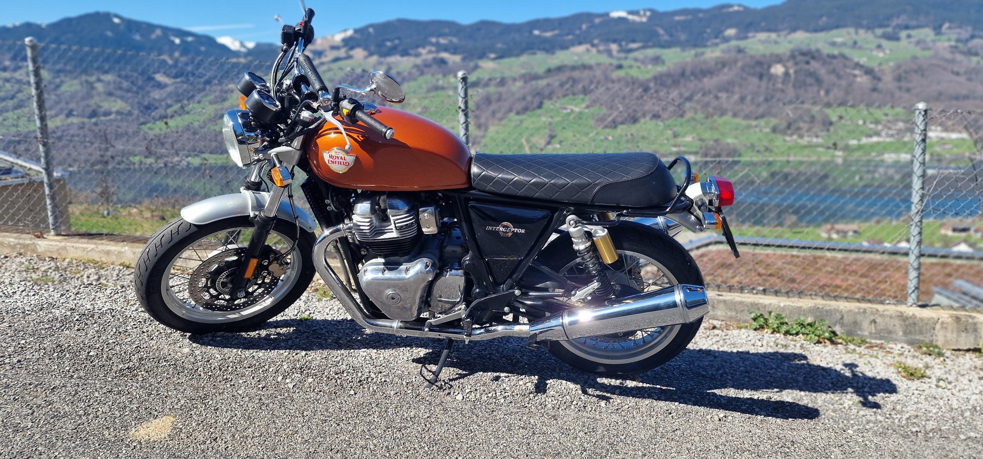 ROYAL ENFIELD Interceptor 650 Standard