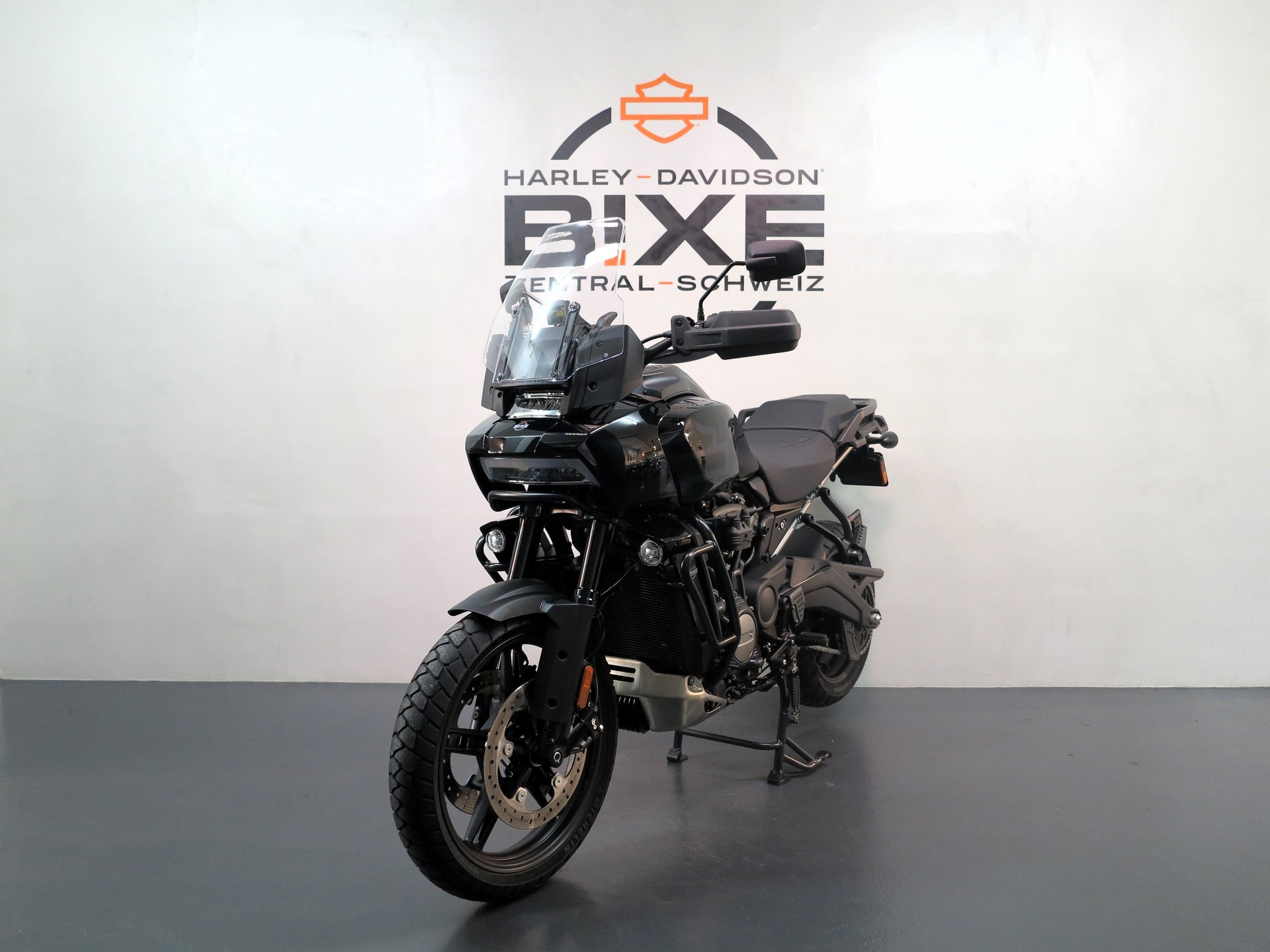 HARLEY-DAVIDSON RA Pan America 1250 Special-showroom-element-1