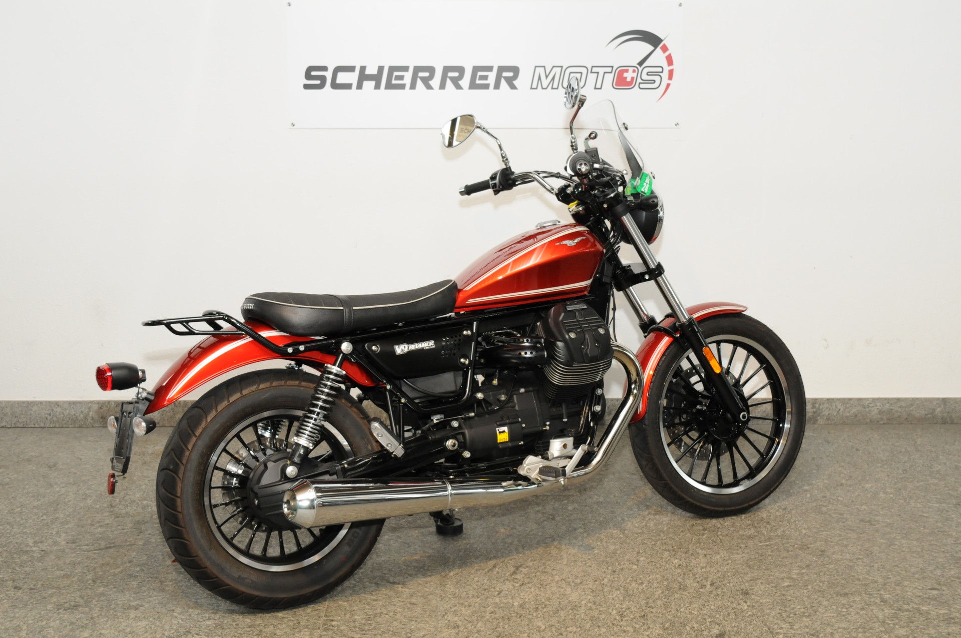 MOTO GUZZI V9 Roamer 850 ABS-showroom-element-2
