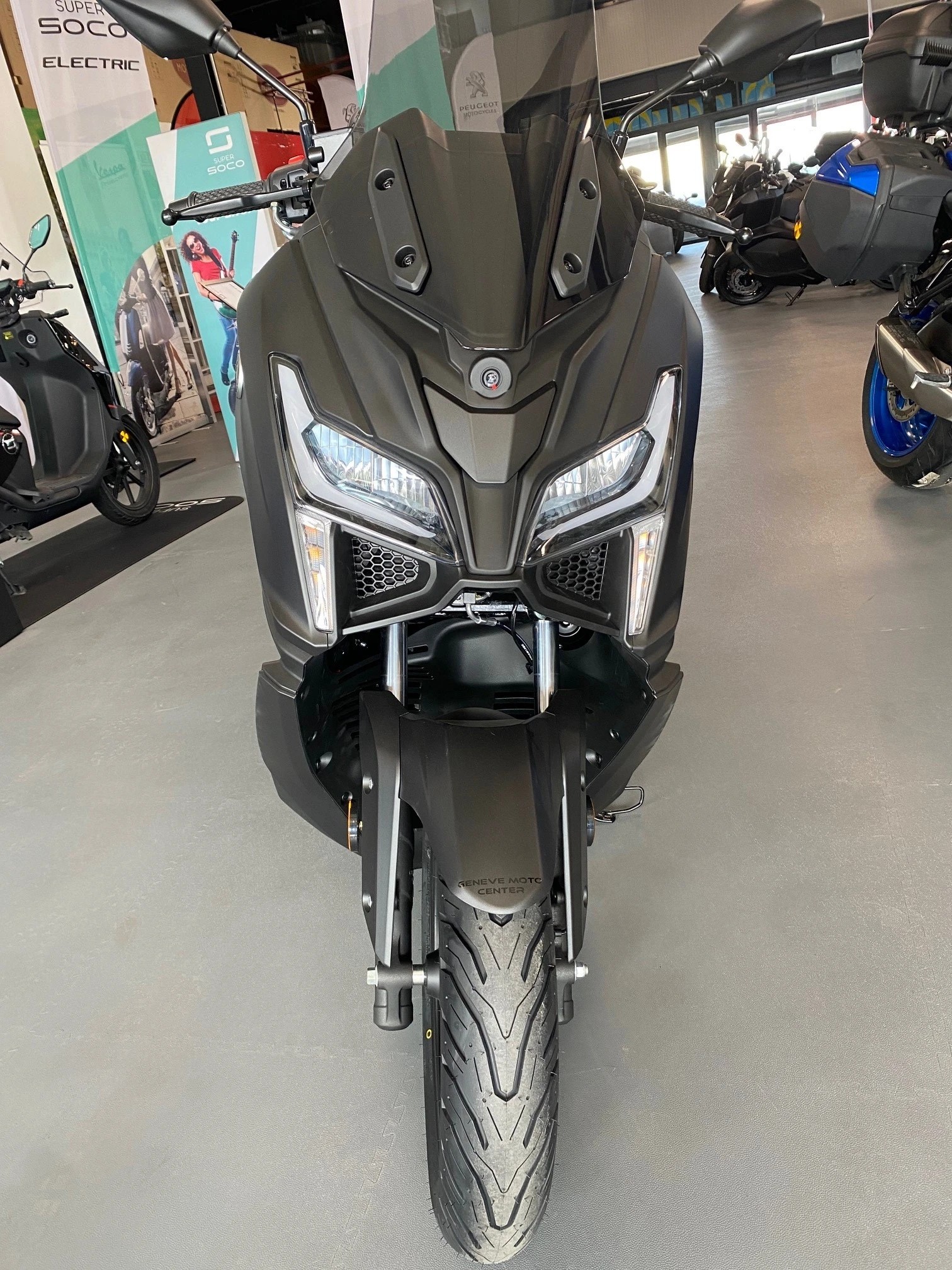 VOGE SR1 GT-showroom-element-2