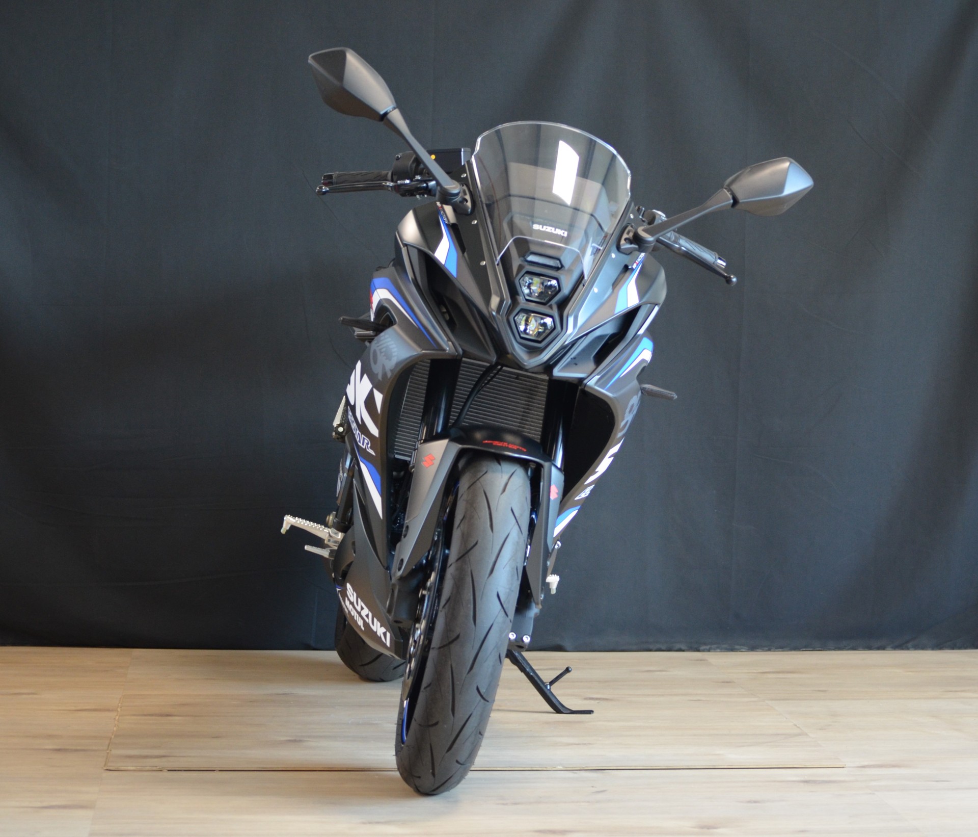 SUZUKI GSX-8R EVO-showroom-element-2