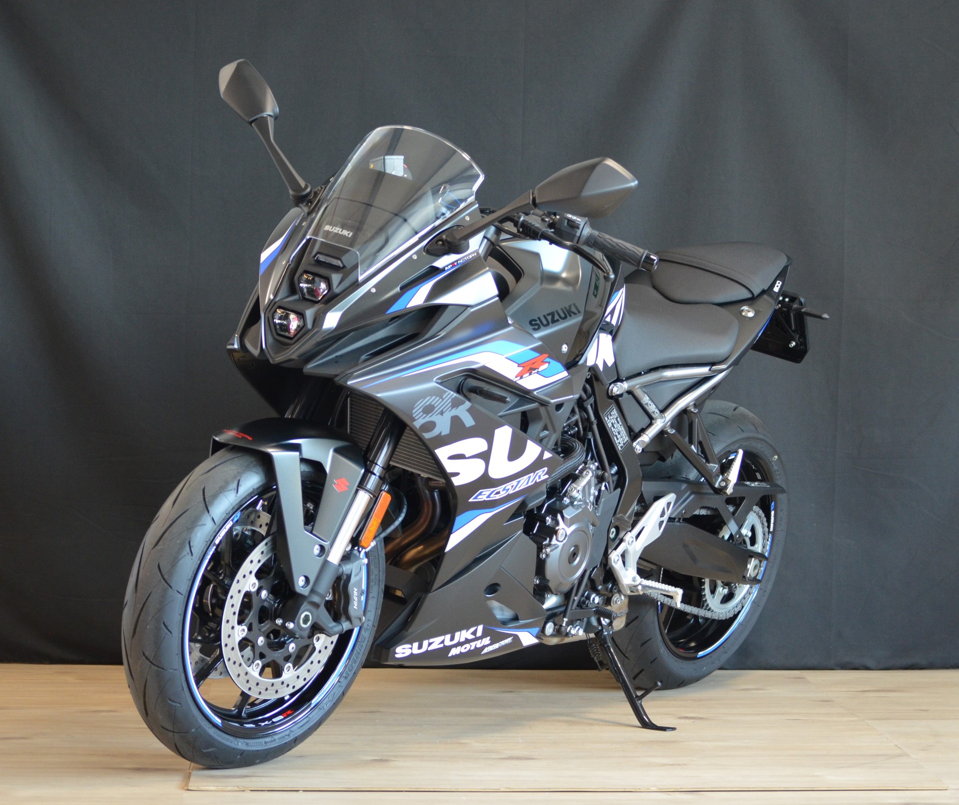 SUZUKI GSX-8R EVO-showroom-element-1