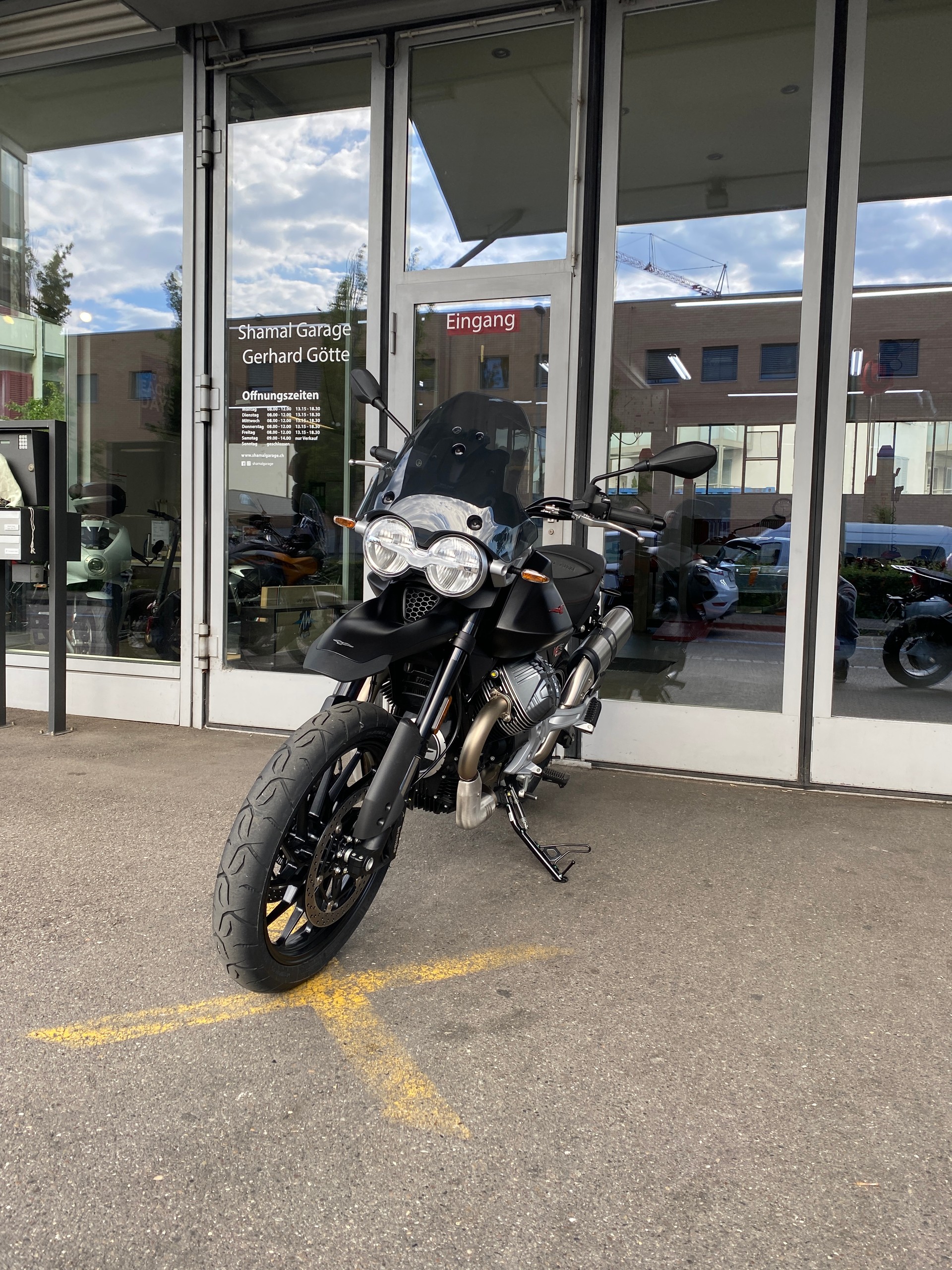 MOTO GUZZI V85  Strada EU5+-showroom-element-3