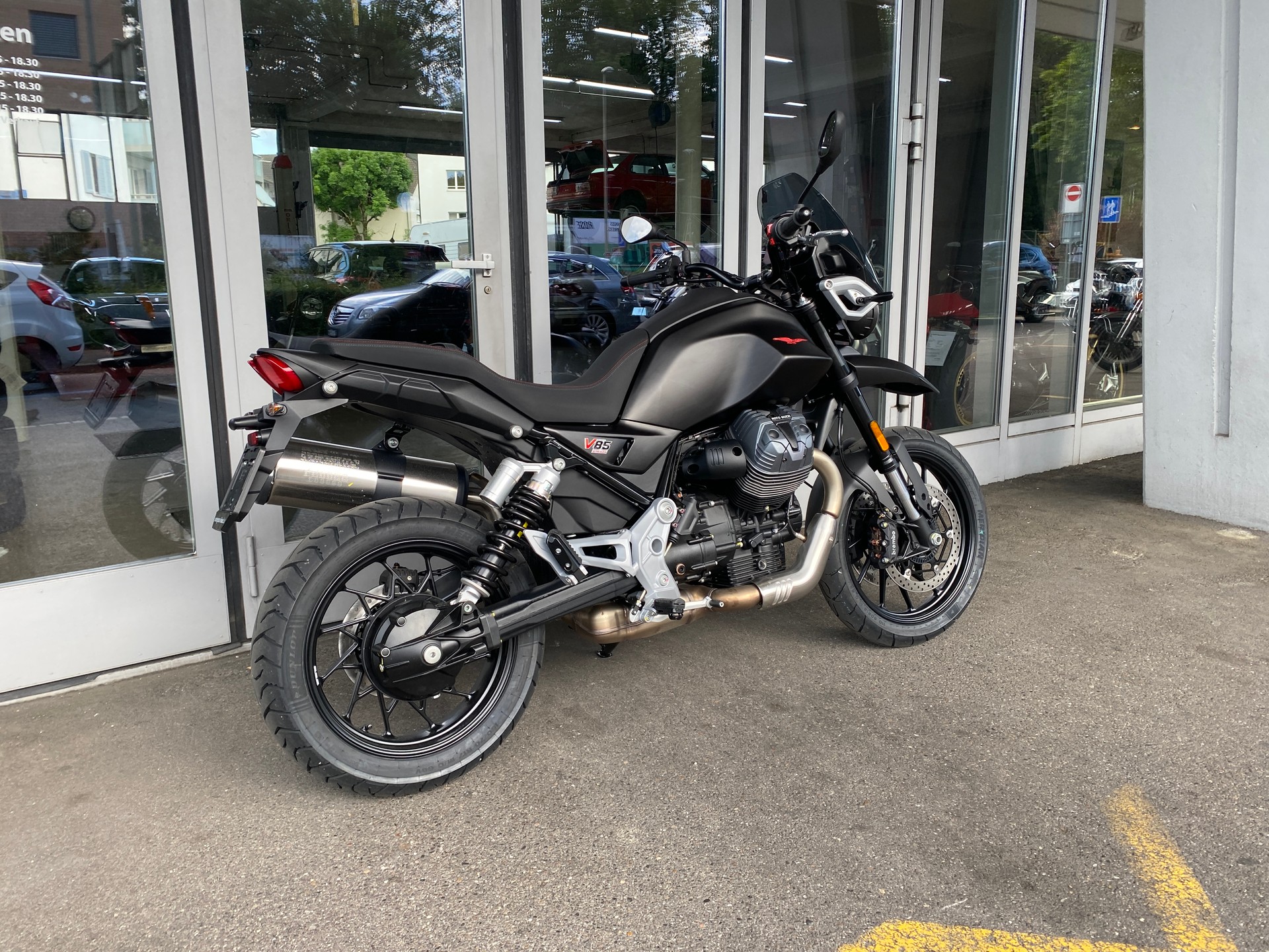 MOTO GUZZI V85  Strada EU5+-showroom-element-1