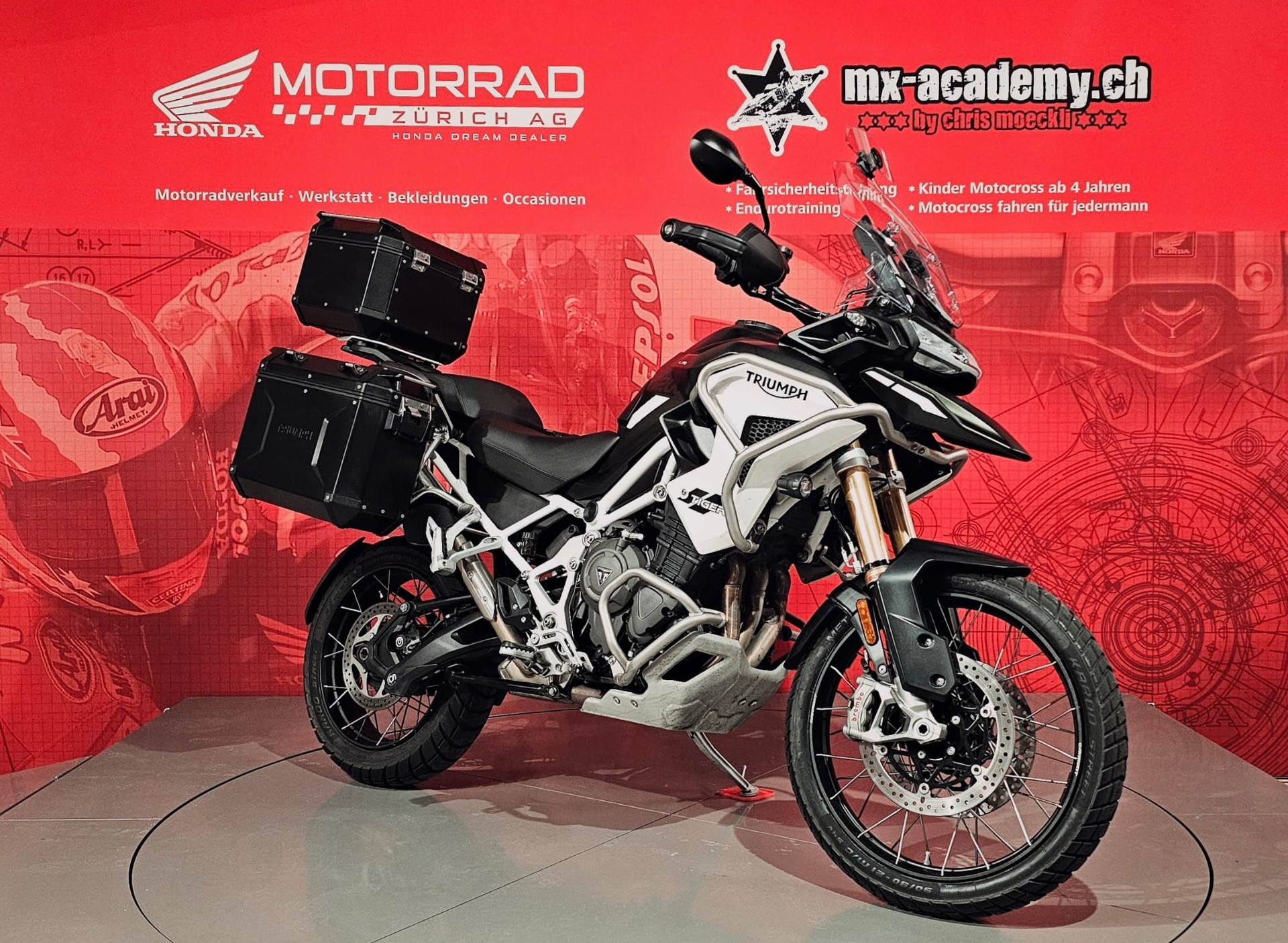 TRIUMPH Tiger 1200 Rally Pro-showroom-element-1
