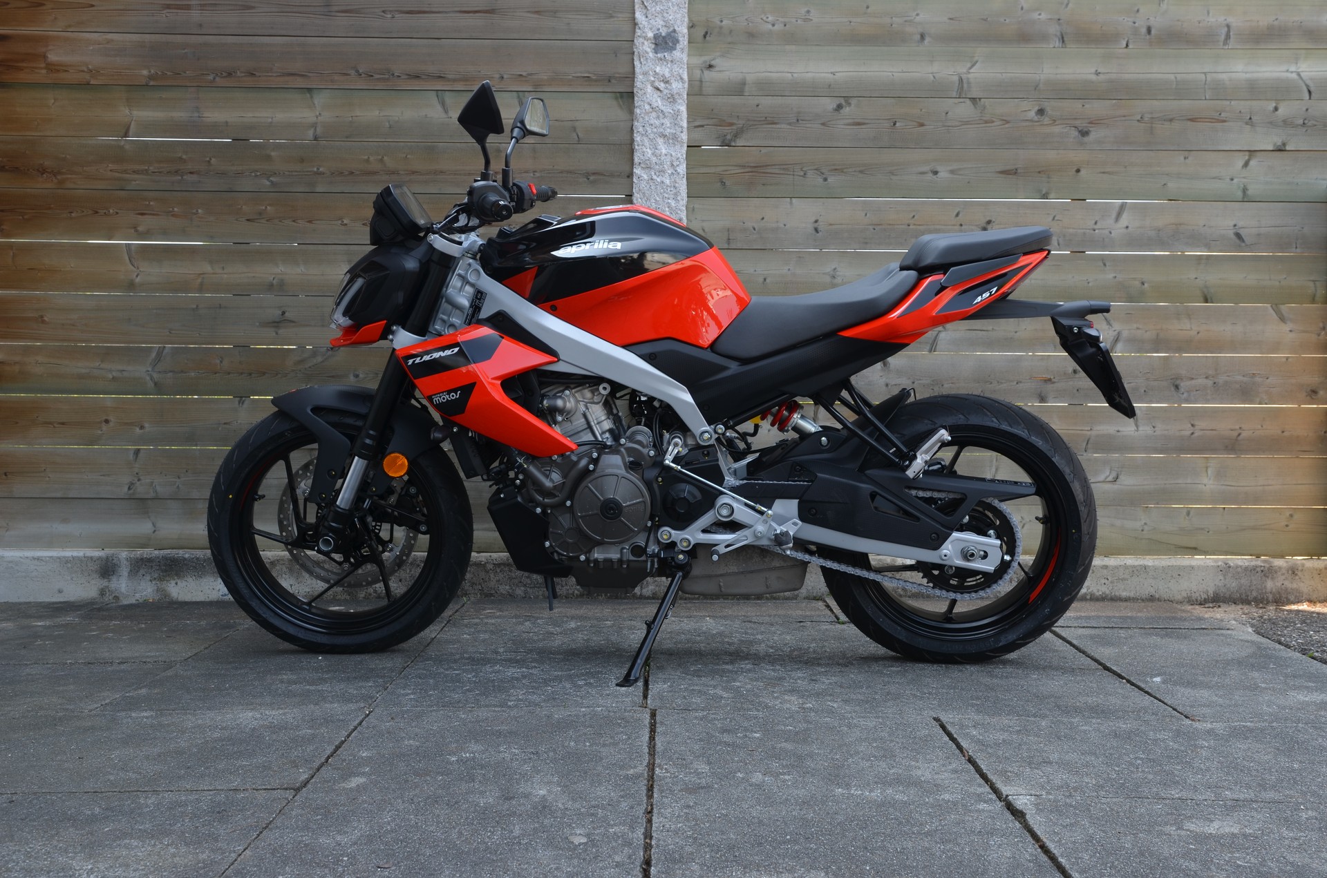 APRILIA Tuono 457-image-2