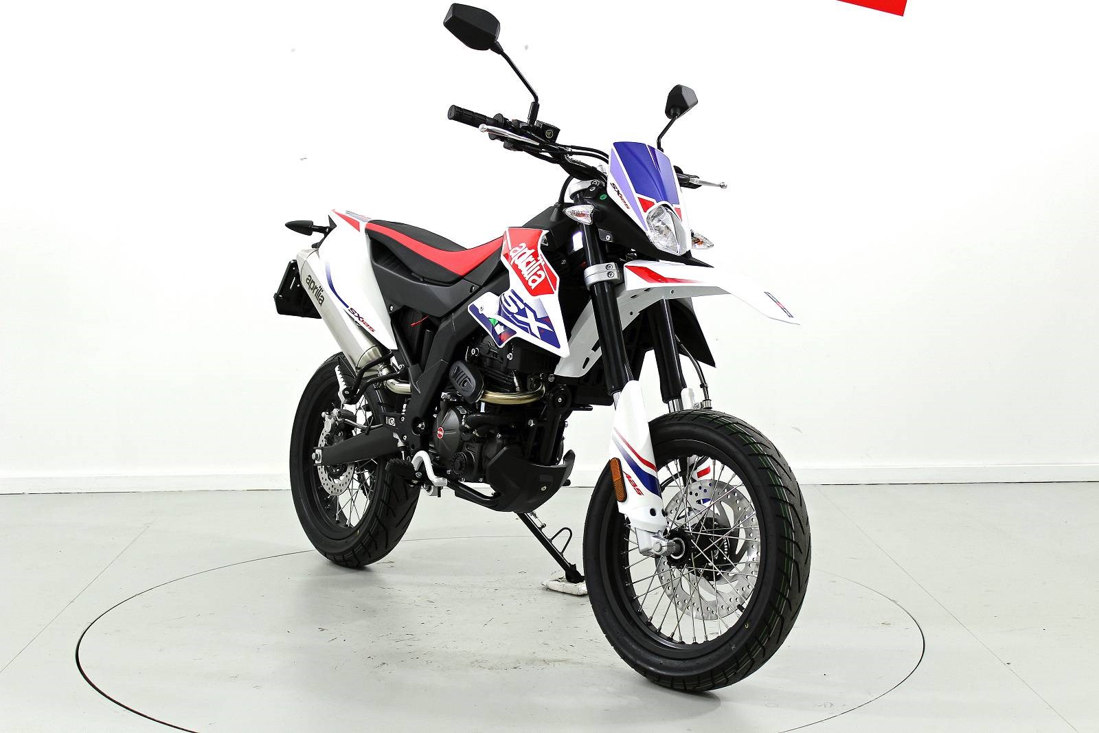 APRILIA SX 125 ABS-showroom-element-1