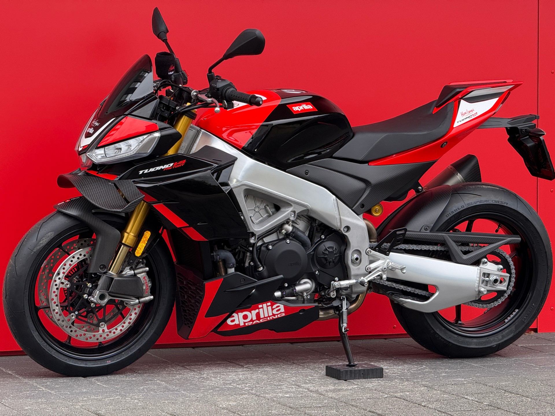 APRILIA Tuono V4 1100 Factory SE 09 SBK-image-4