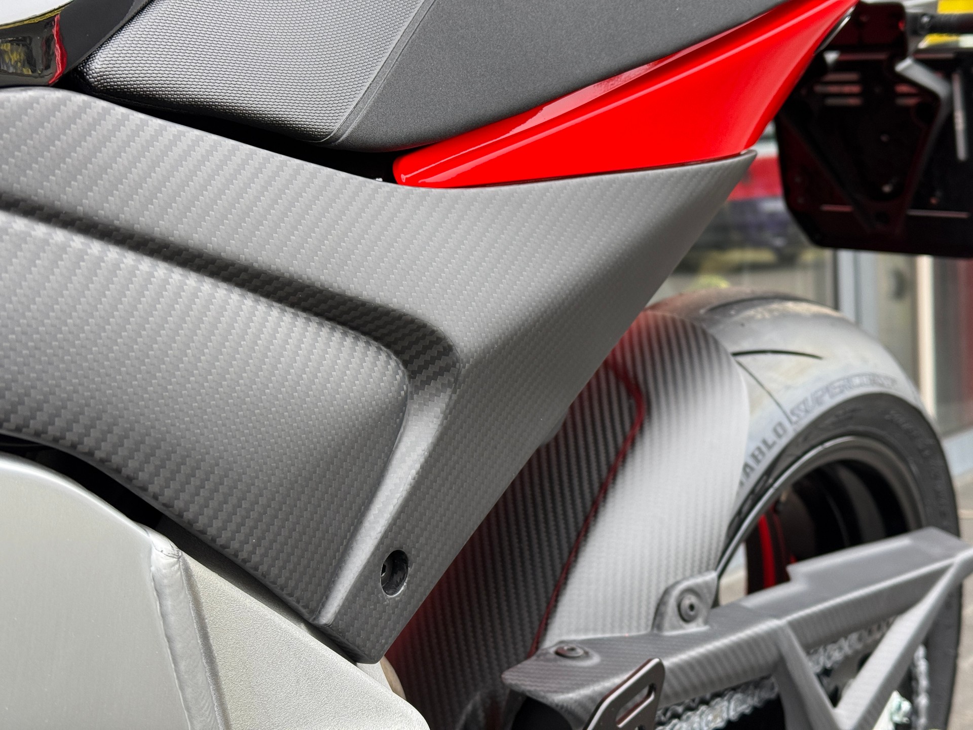 APRILIA Tuono V4 1100 Factory SE 09 SBK-image-7