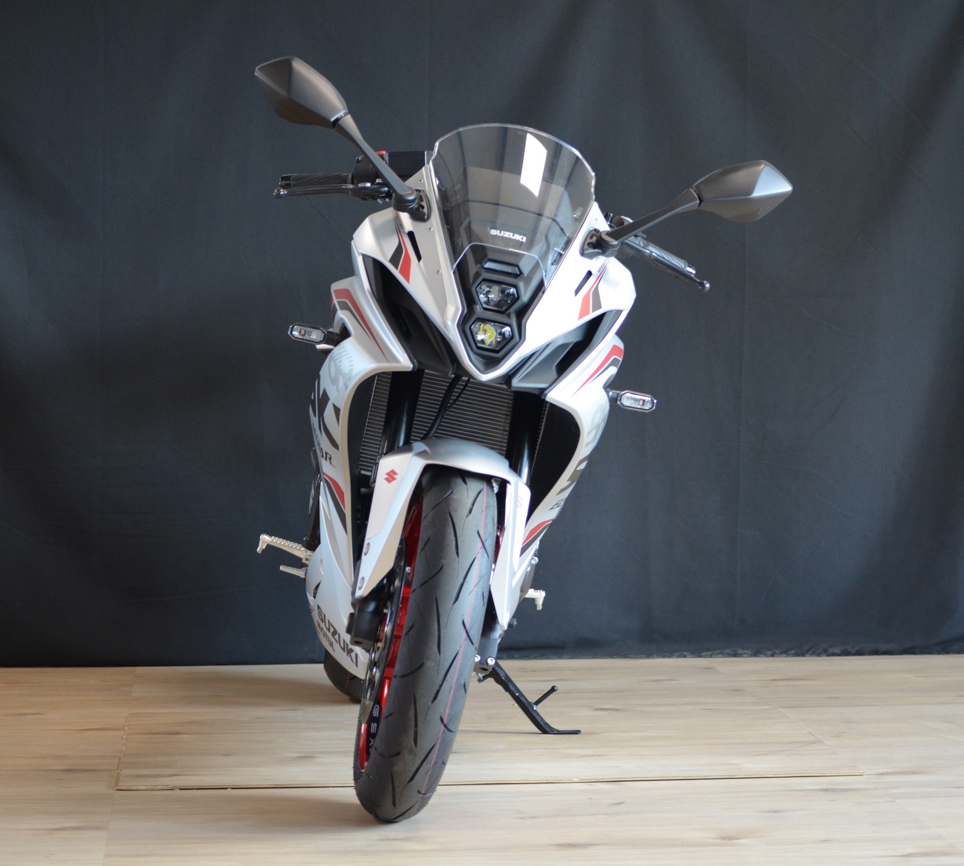 SUZUKI GSX-8R EVO-showroom-element-2