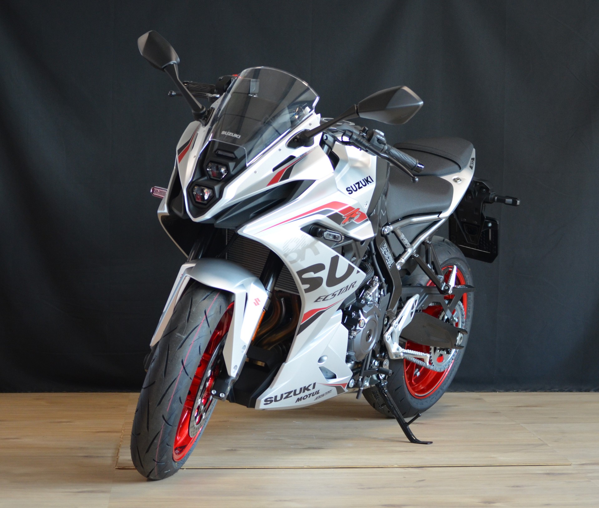 SUZUKI GSX-8R EVO-showroom-element-1