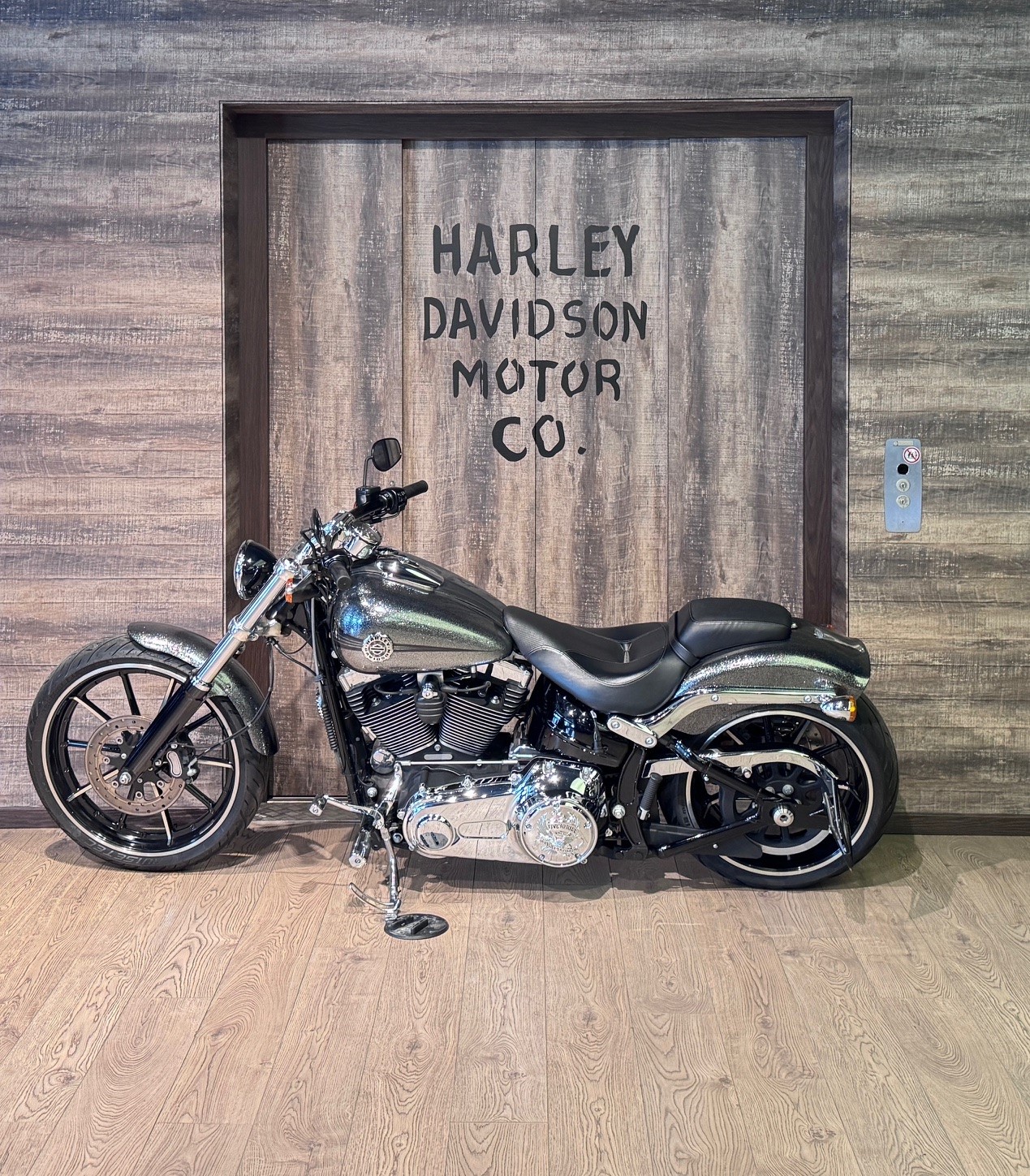 HARLEY-DAVIDSON FXSB Breakout 103 ABS-showroom-element-3