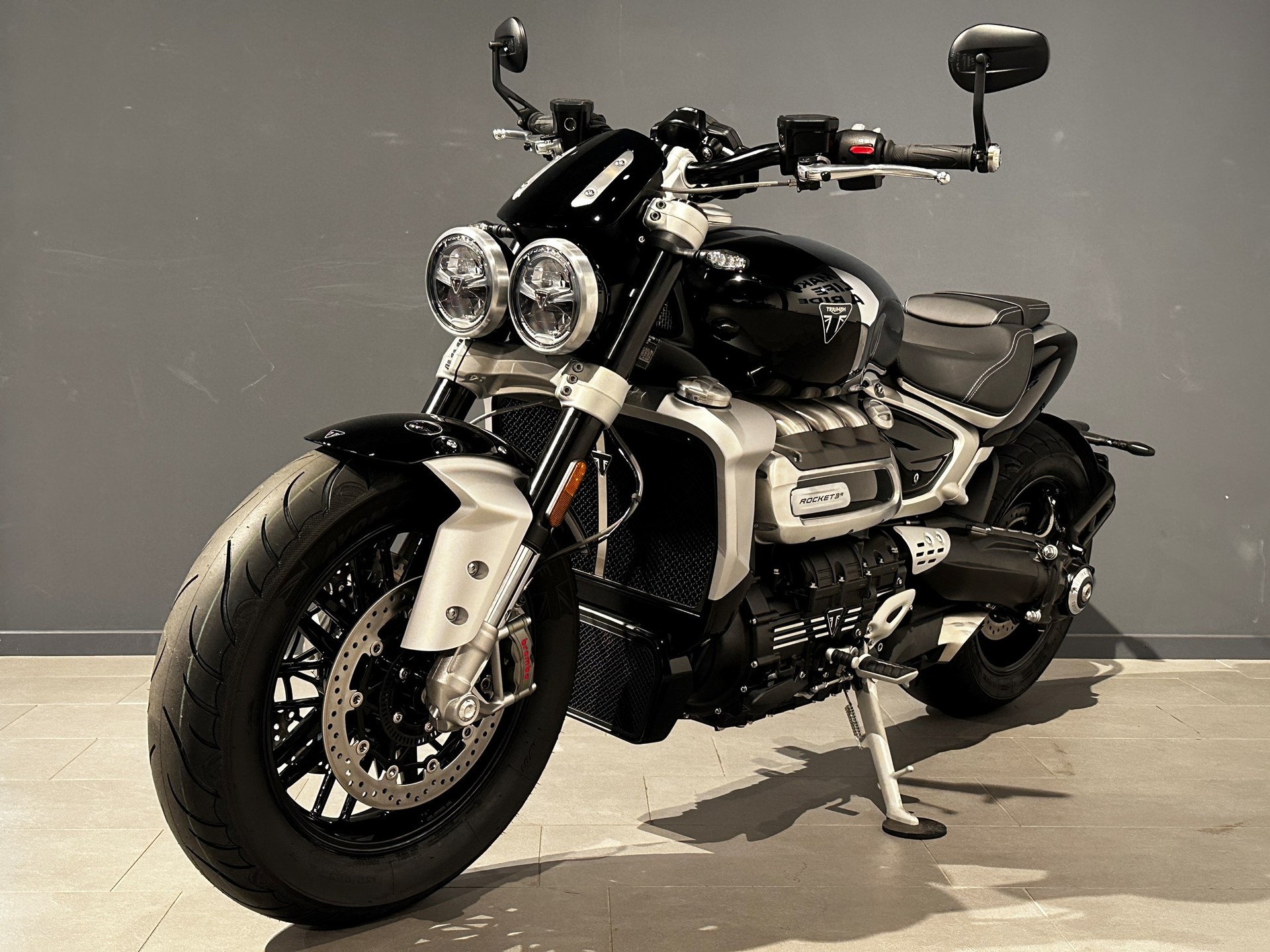 TRIUMPH Rocket 3 R Special Edition-showroom-element-2