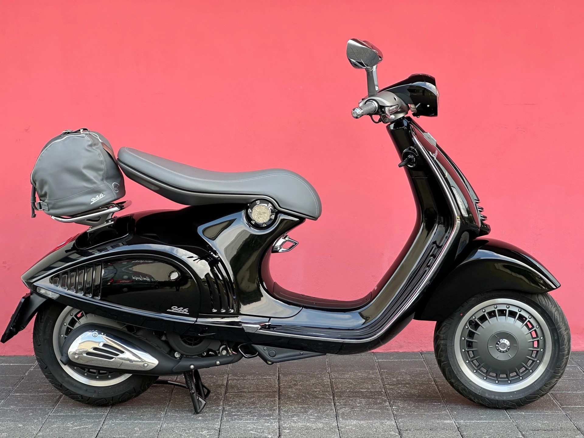PIAGGIO Vespa 946