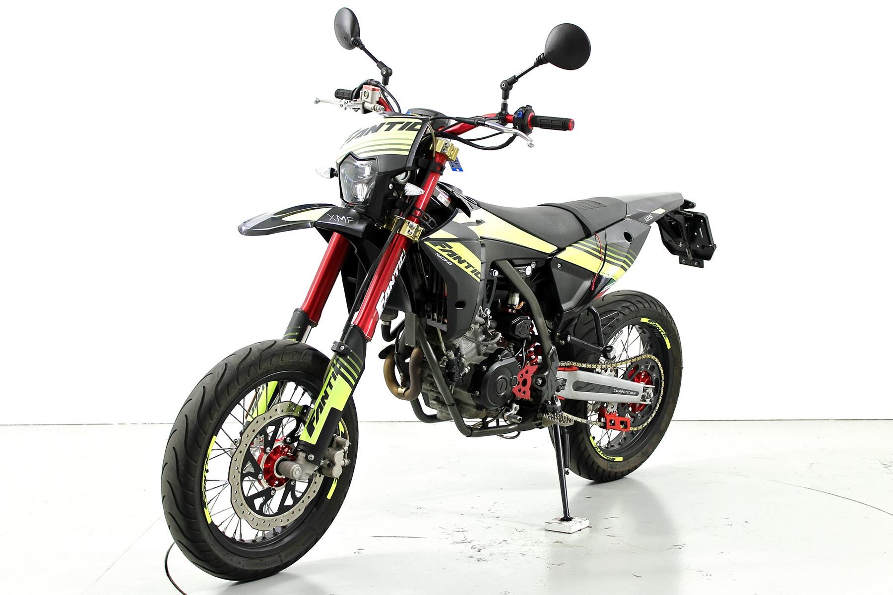 FANTIC XMF 125 Motard-showroom-element-2