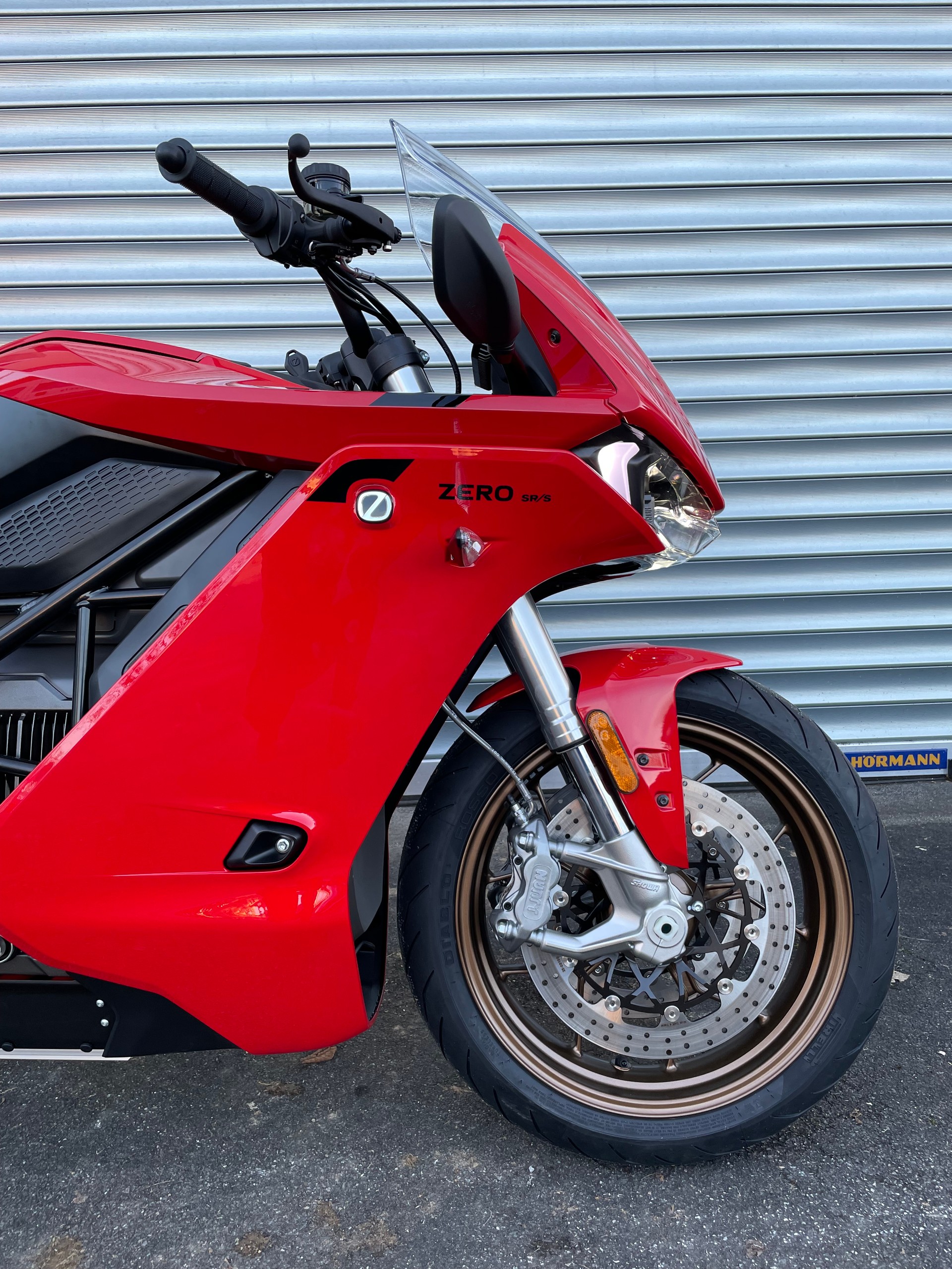 ZERO SRS ZF 17.3-showroom-element-2