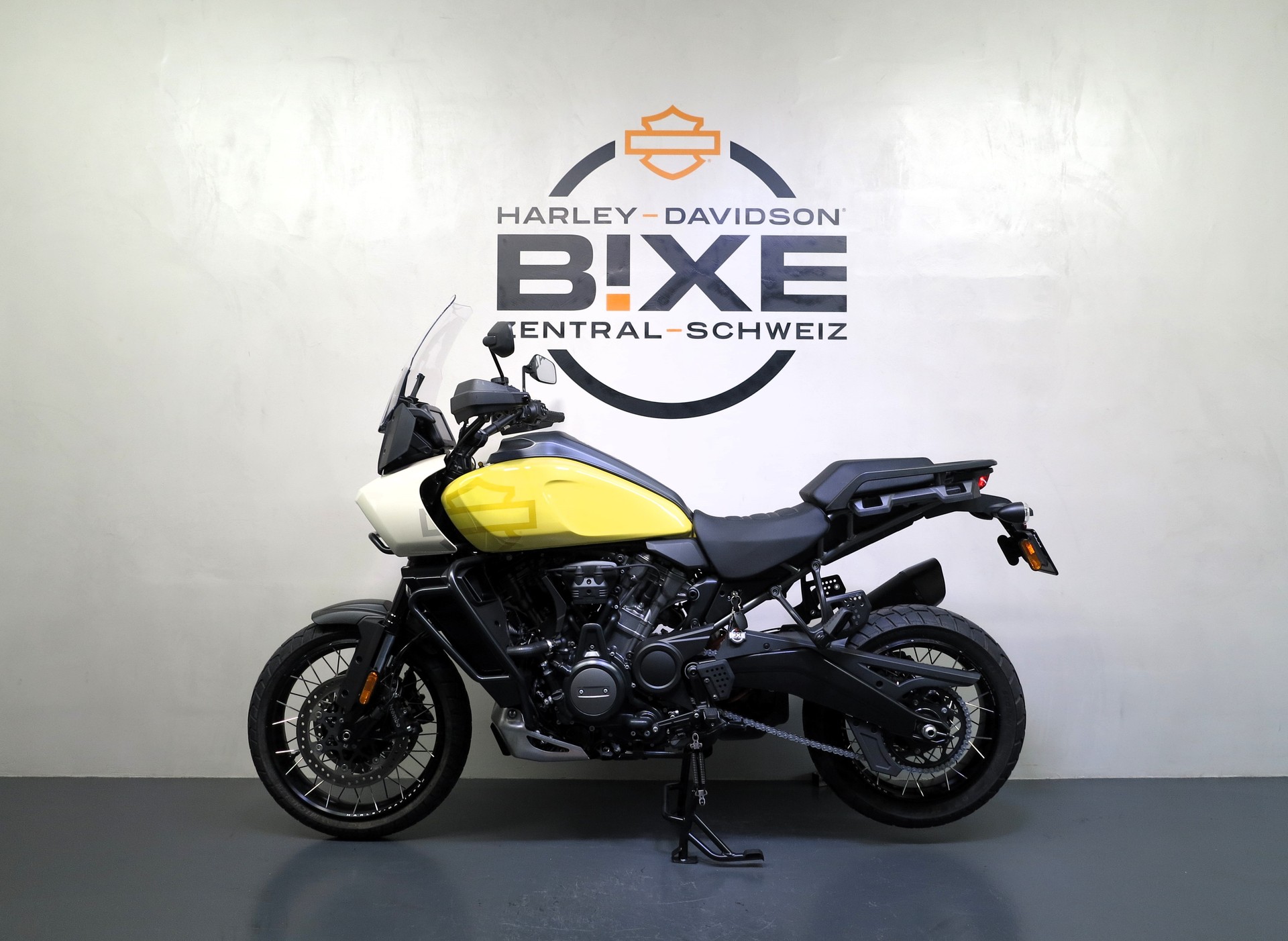 HARLEY-DAVIDSON RA Pan America 1250 Special-showroom-element-2
