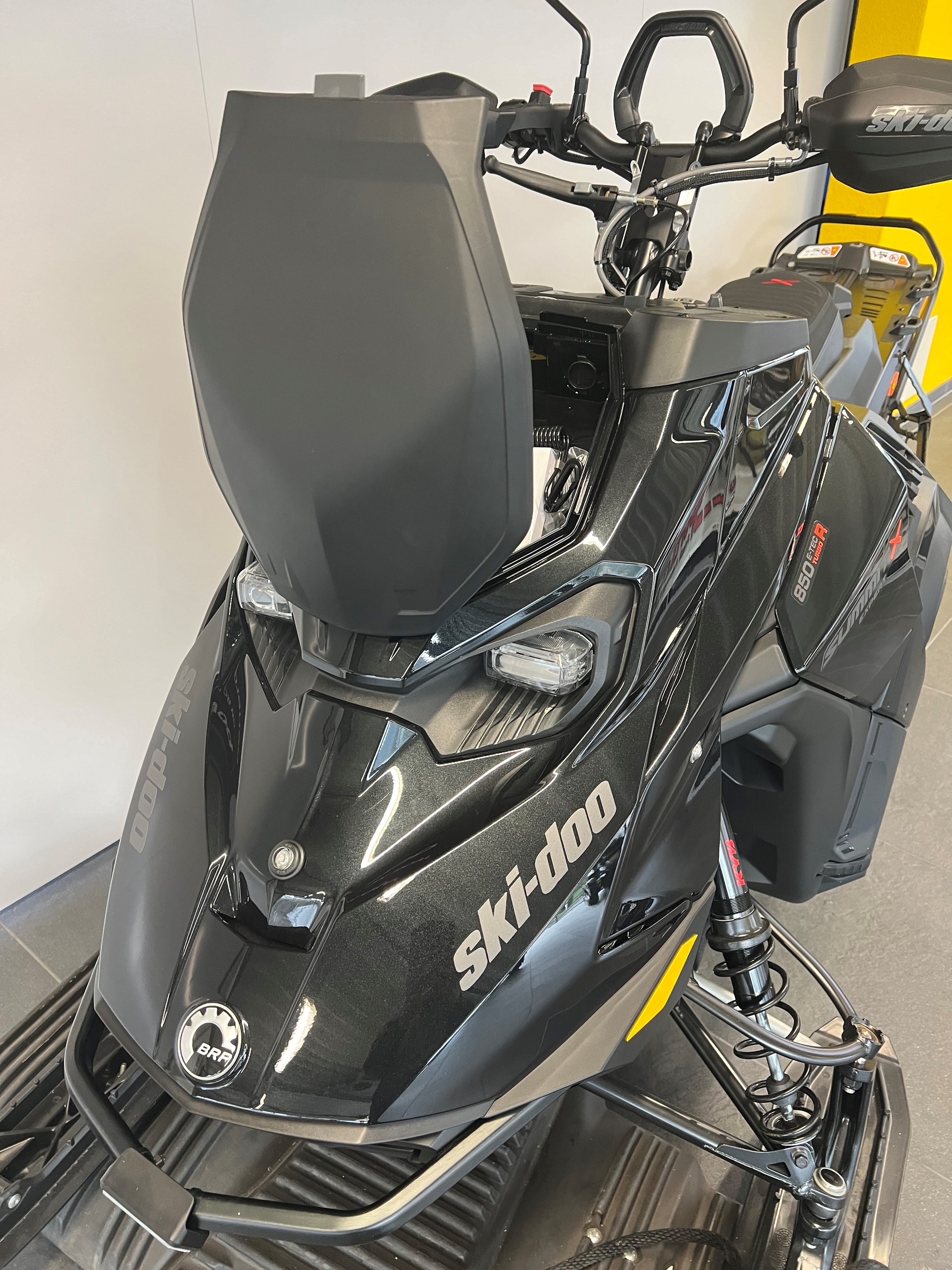 SKIDOO Summit Expert 850 Turbo R-showroom-element-3