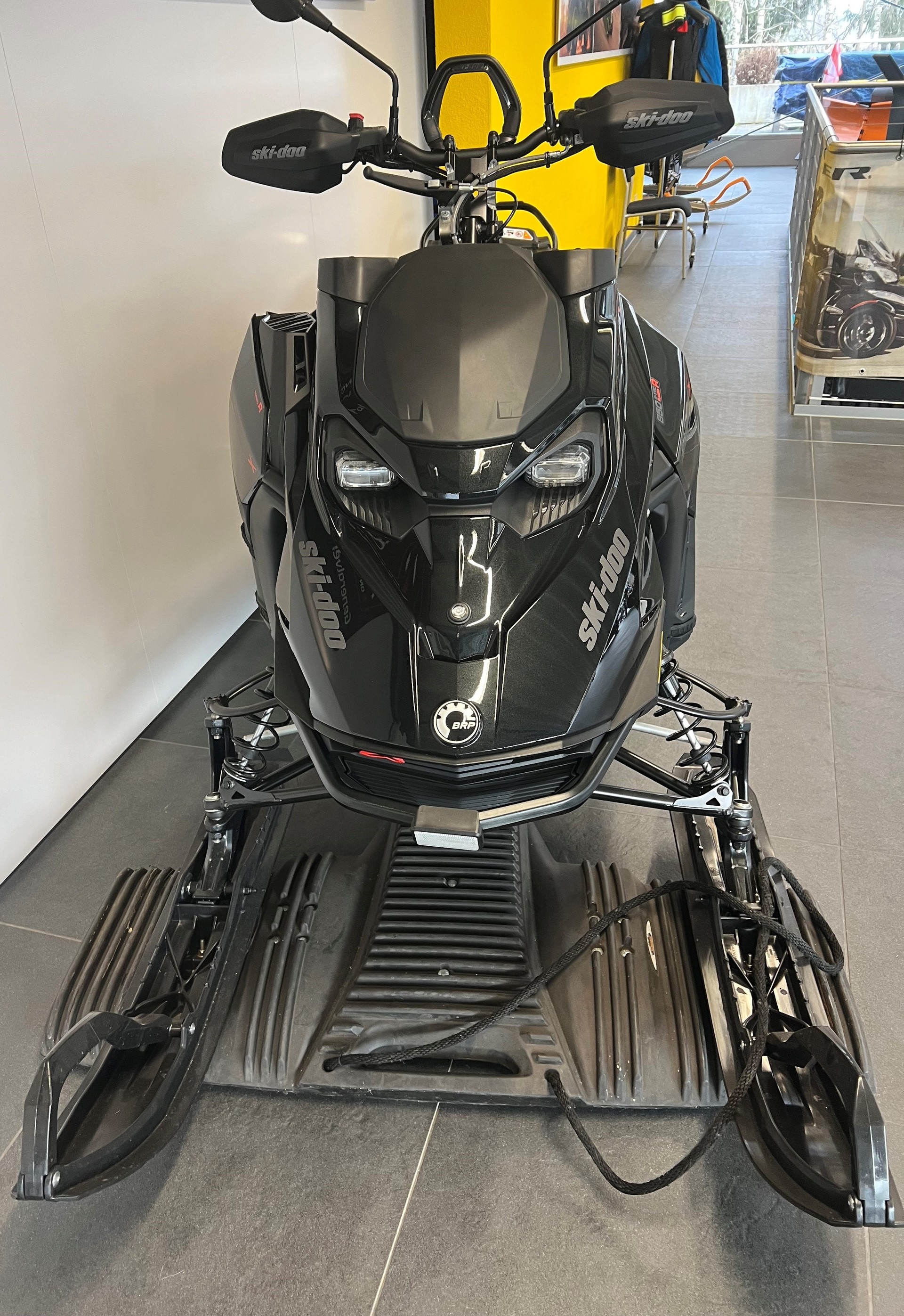 SKIDOO Summit Expert 850 Turbo R-showroom-element-2