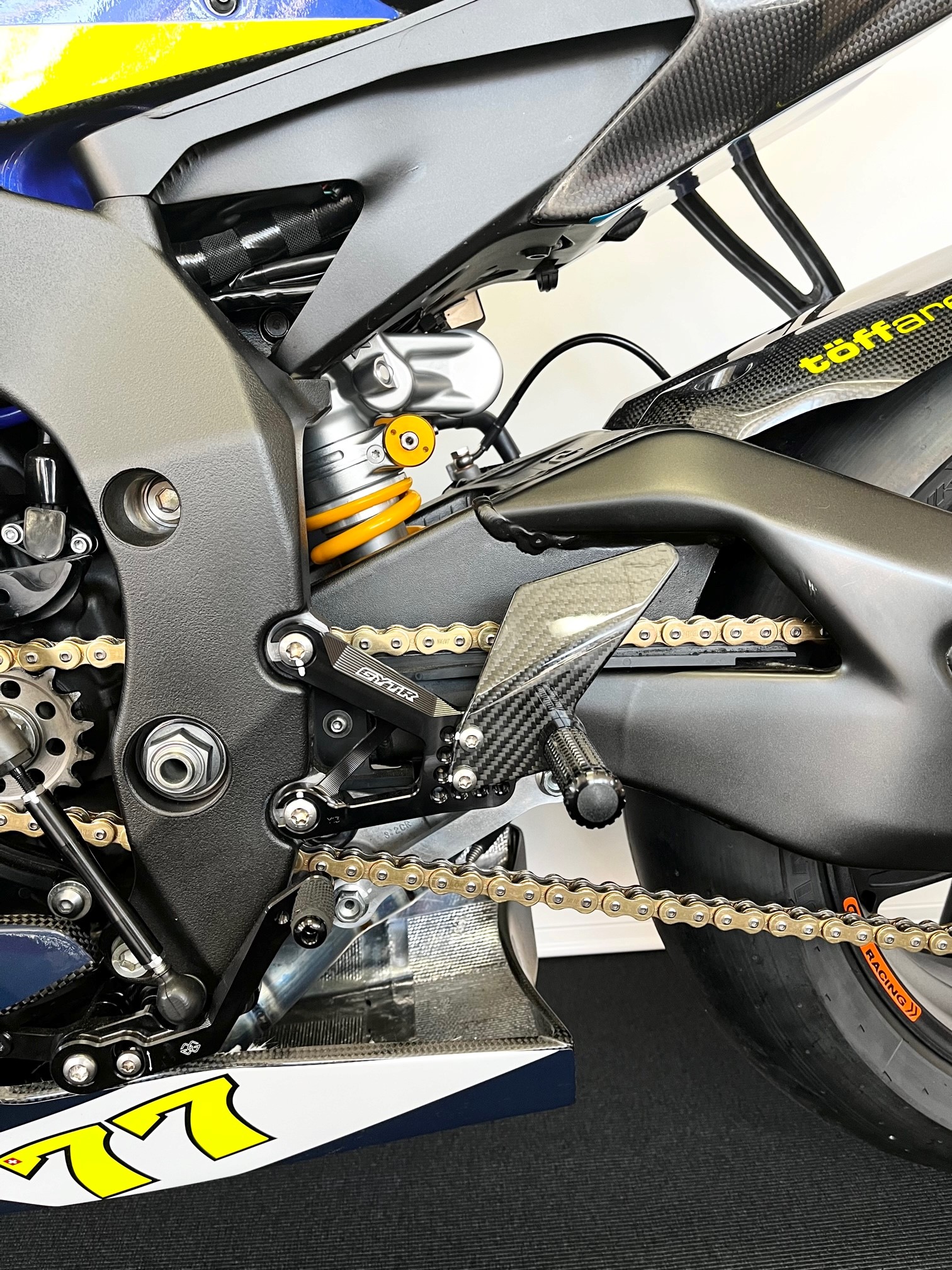 YAMAHA YZF-R1 ABS-showroom-element-3