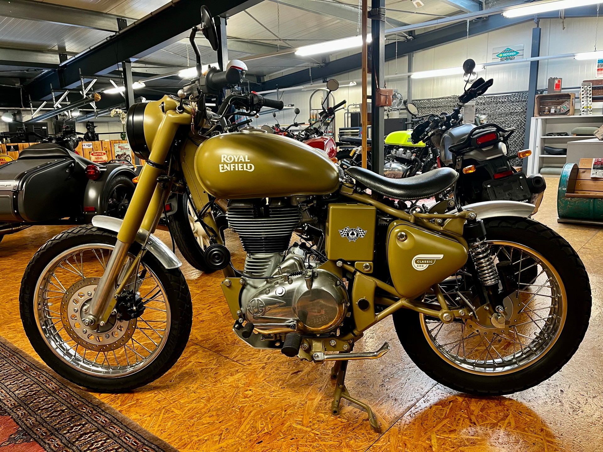 ROYAL ENFIELD Classic 500i EFI-image-1