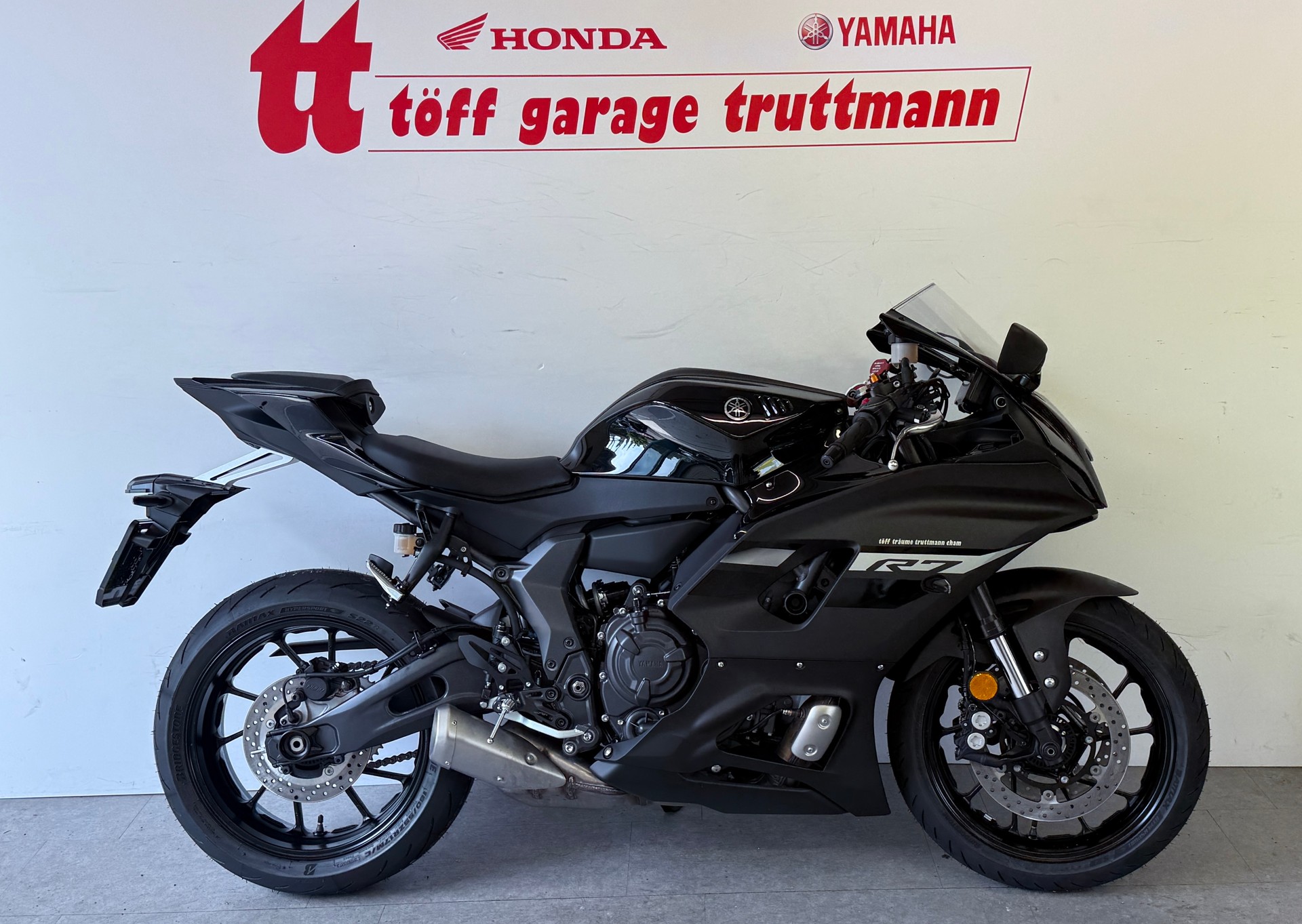 YAMAHA YZF-R7