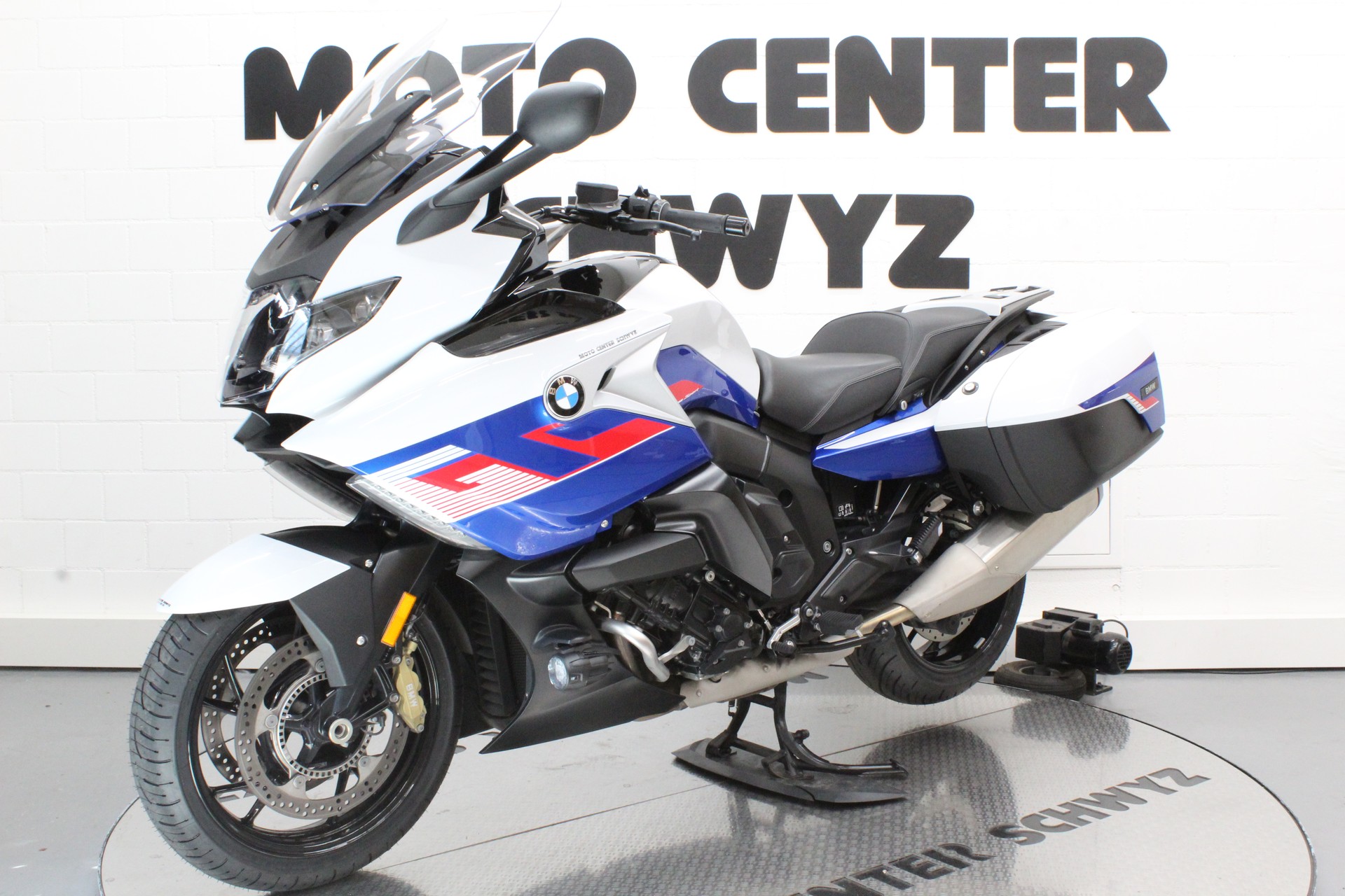 BMW K 1600 GT-showroom-element-1