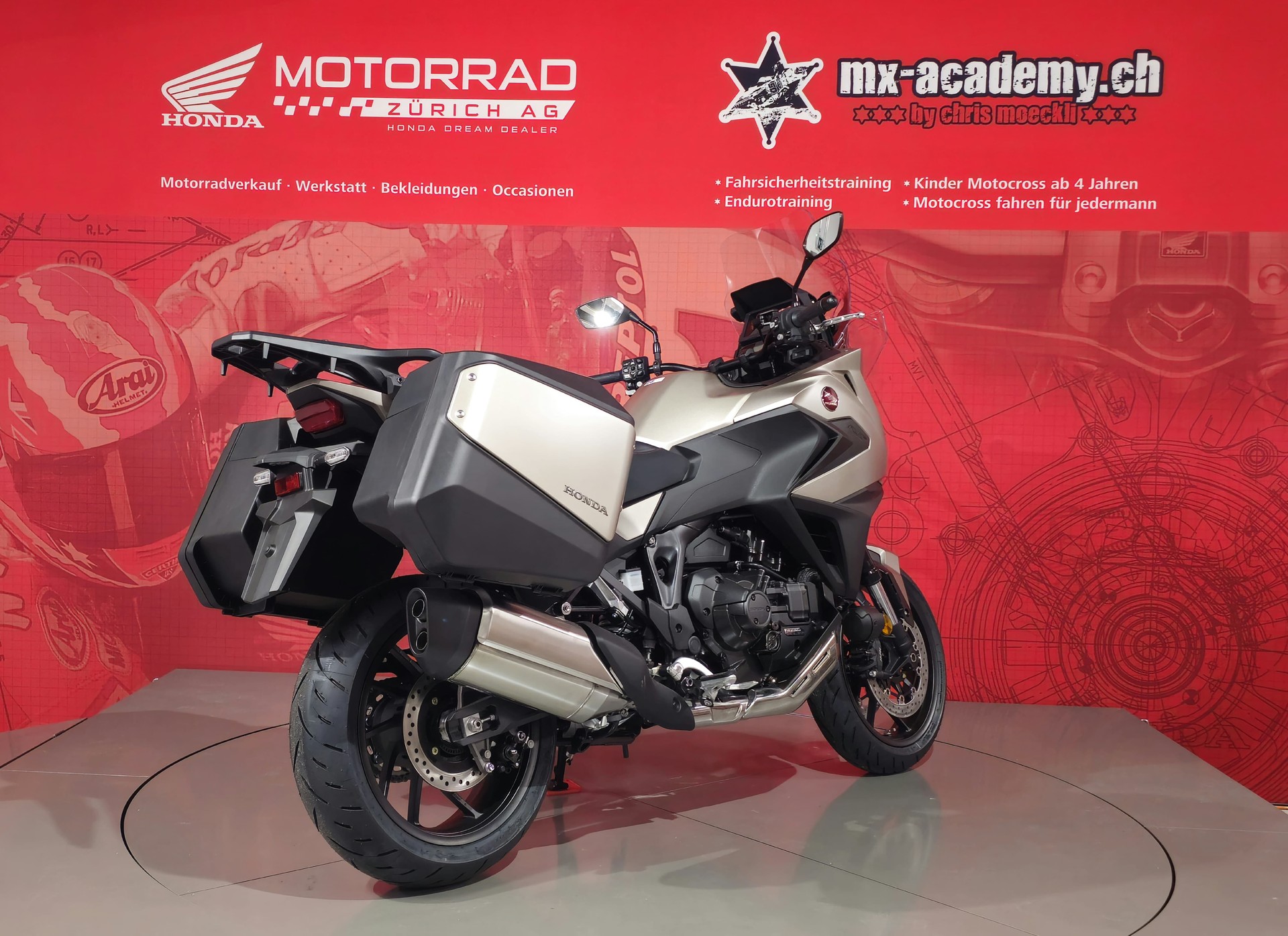 HONDA NT 1100 *Neufahrzeug*-showroom-element-2