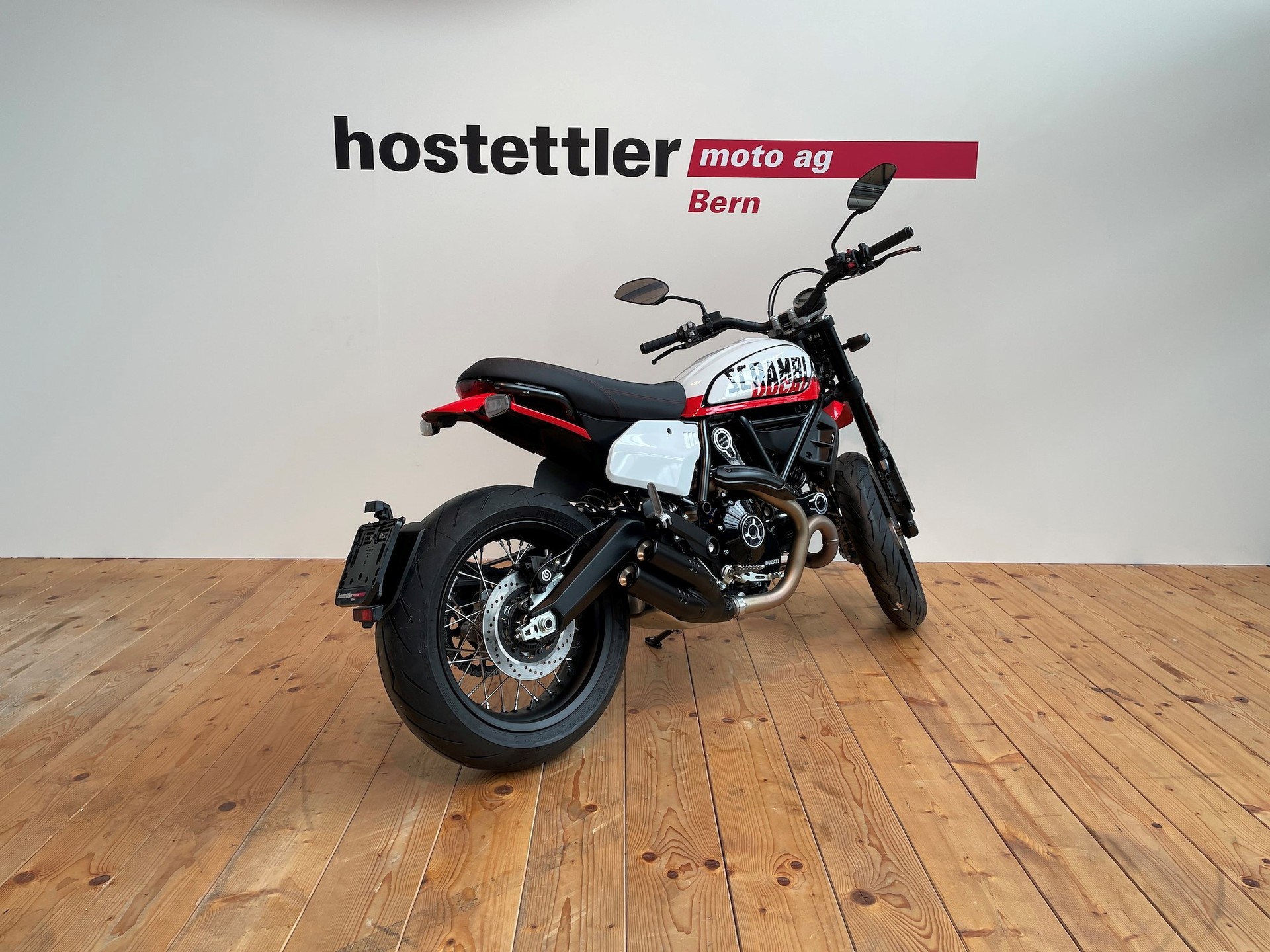 DUCATI SCRAMBLER URBAN MOTARD Urban Motard-showroom-element-2