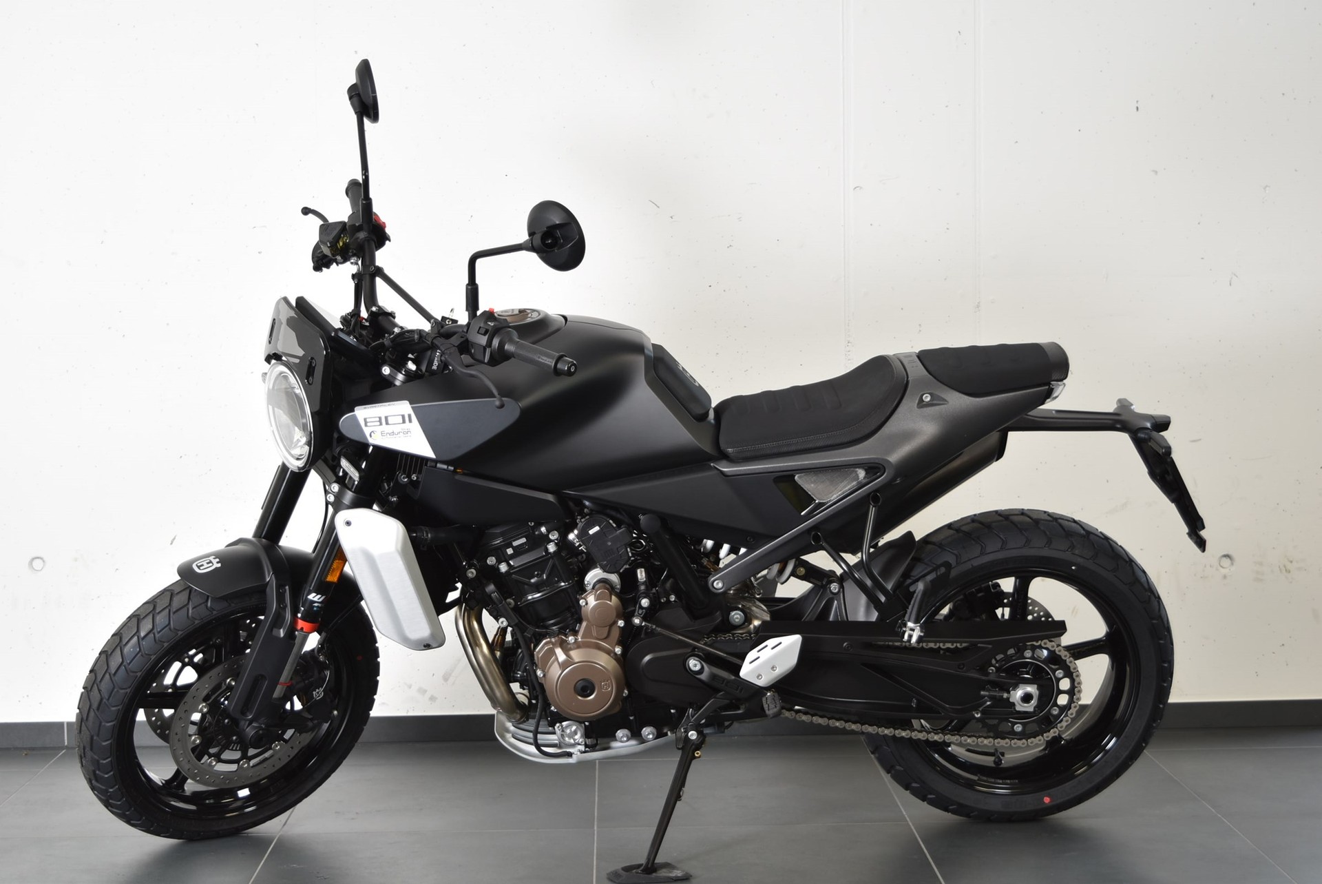 HUSQVARNA SVARTPILEN 801