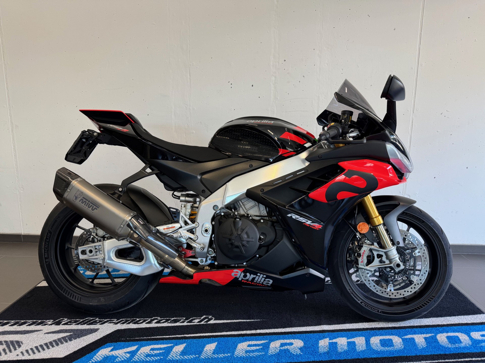 APRILIA RSV4 1100 Factory