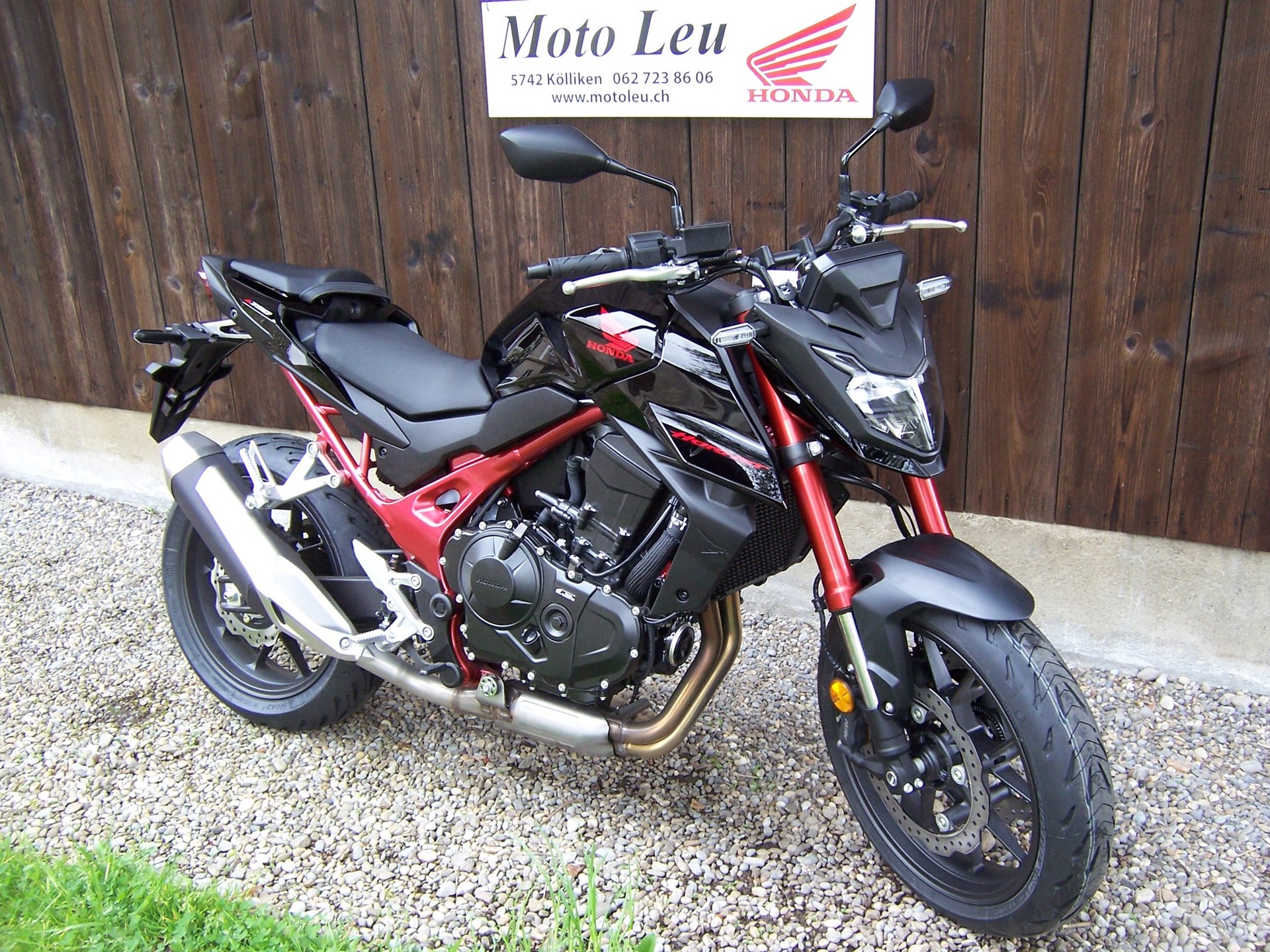 HONDA CB 750 Hornet-showroom-element-2