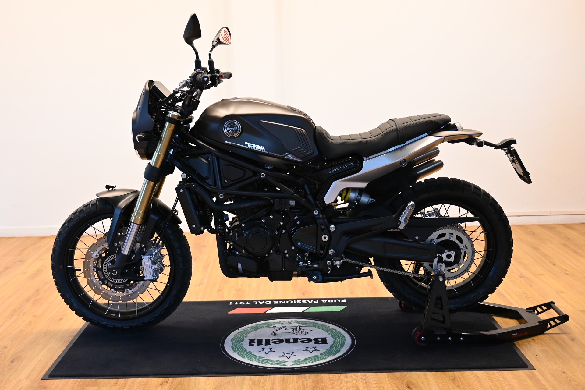 BENELLI Leoncino 800 T-image-4
