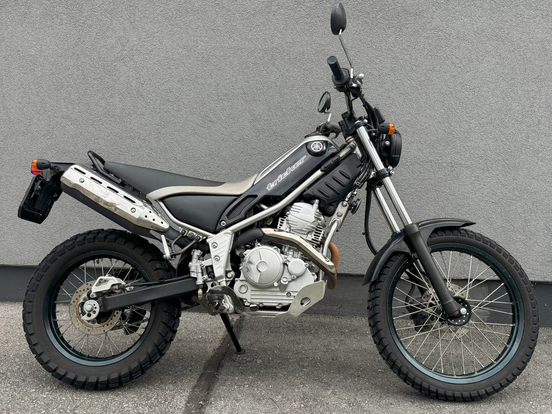 YAMAHA XG 250 Tricker