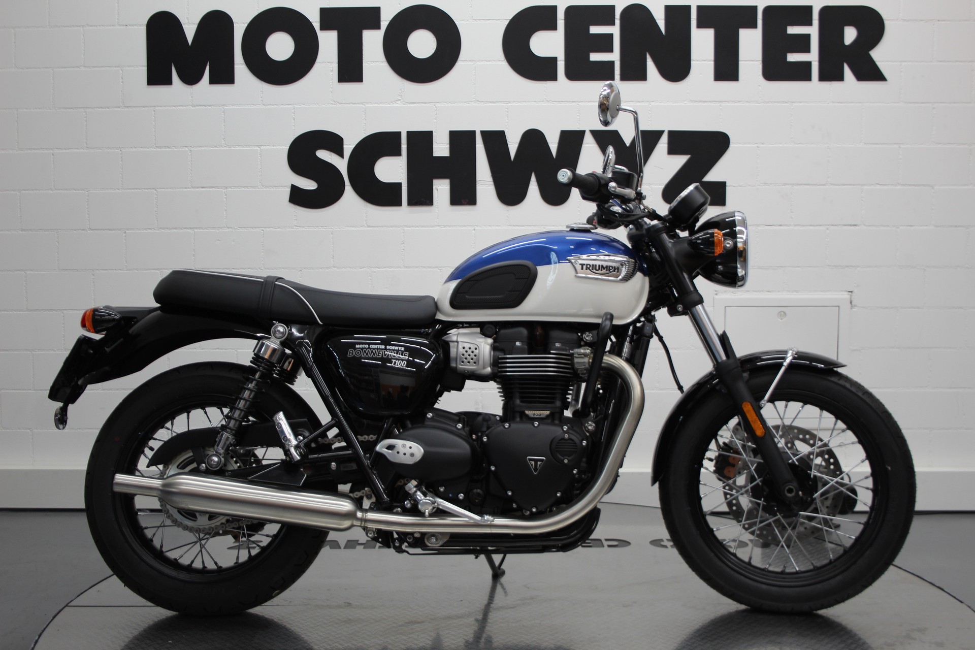TRIUMPH Bonneville T100