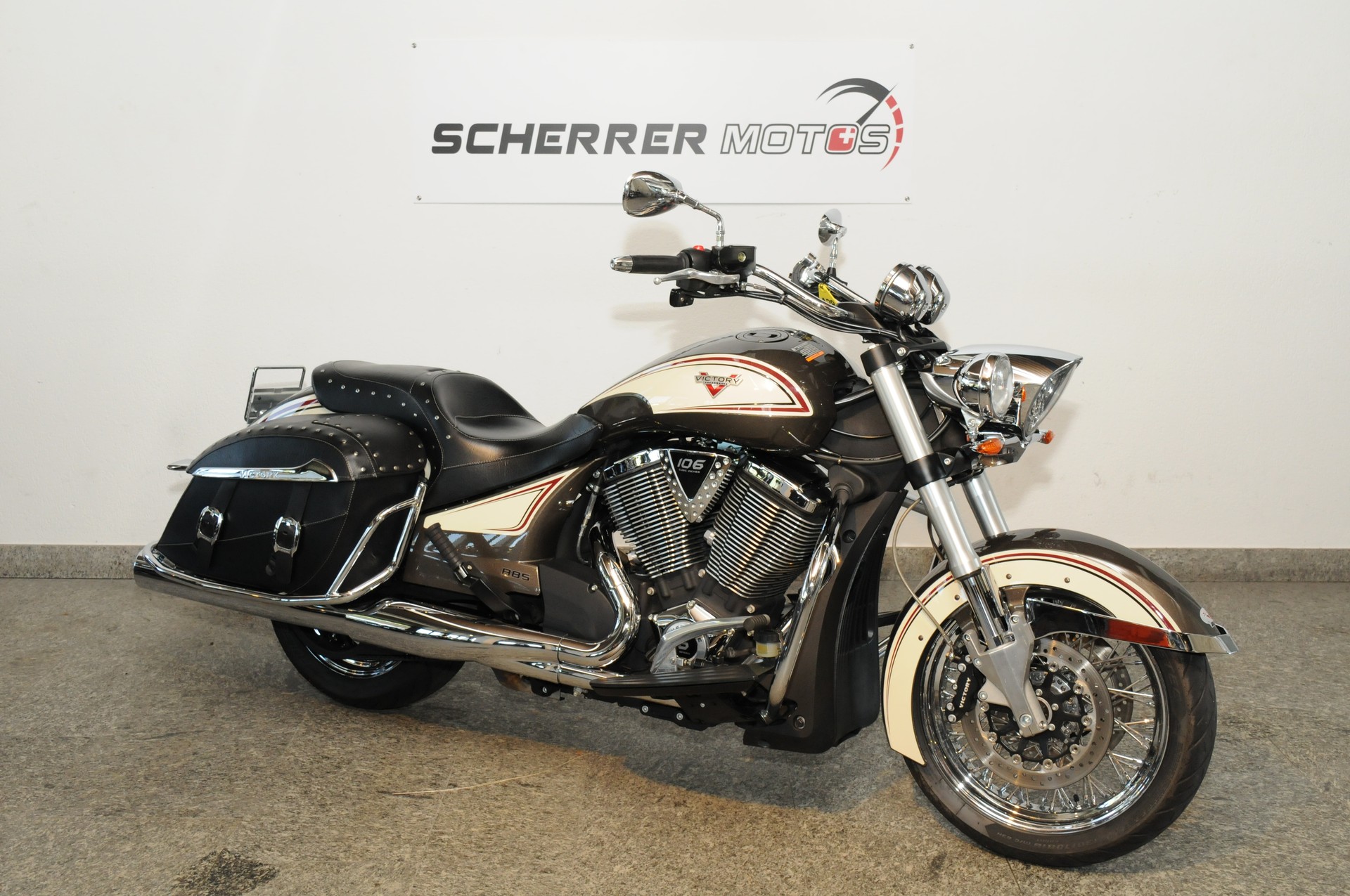 VICTORY Cross Roads Classic-showroom-element-1