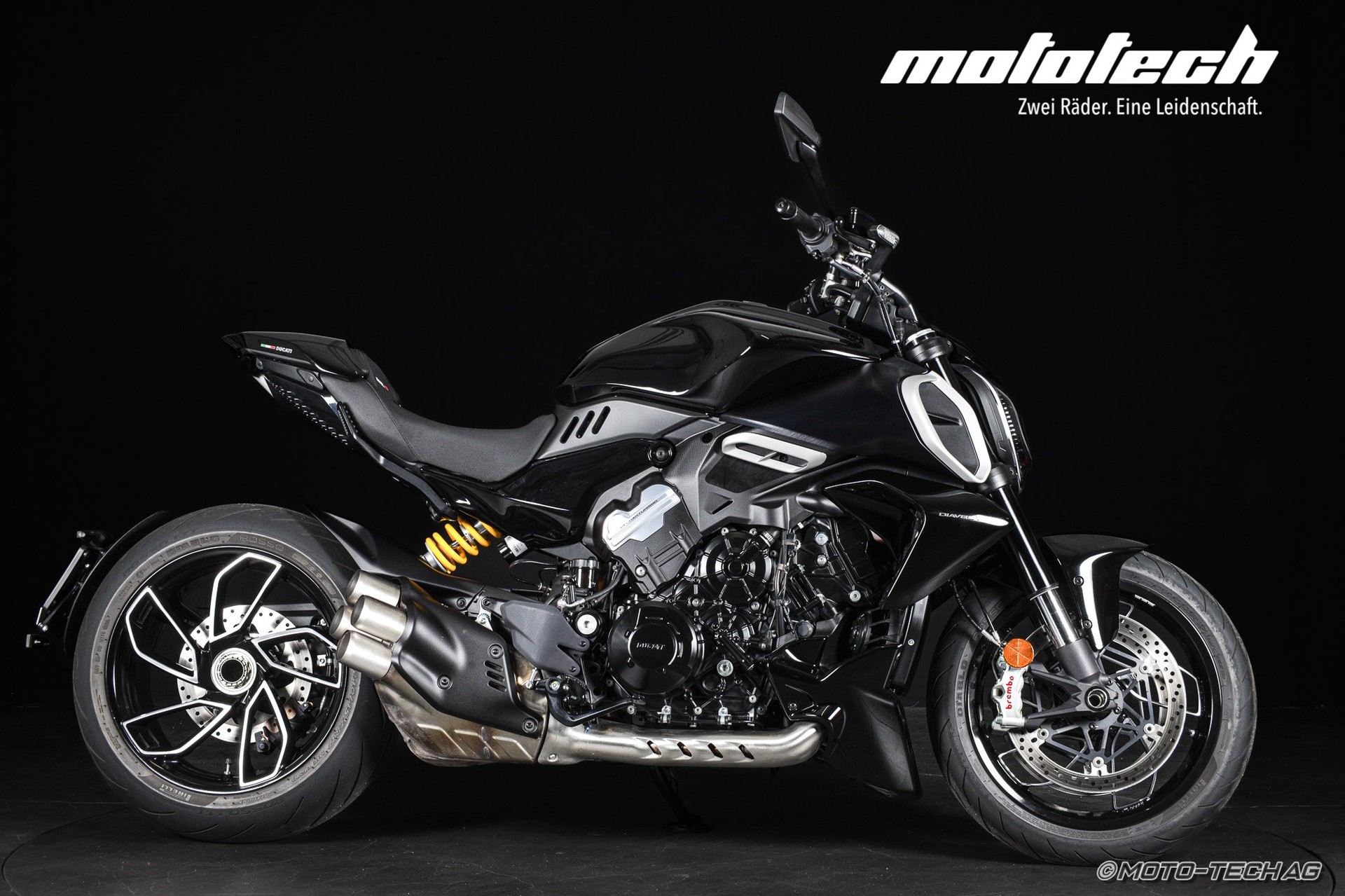 DUCATI Diavel V4-showroom-element-1