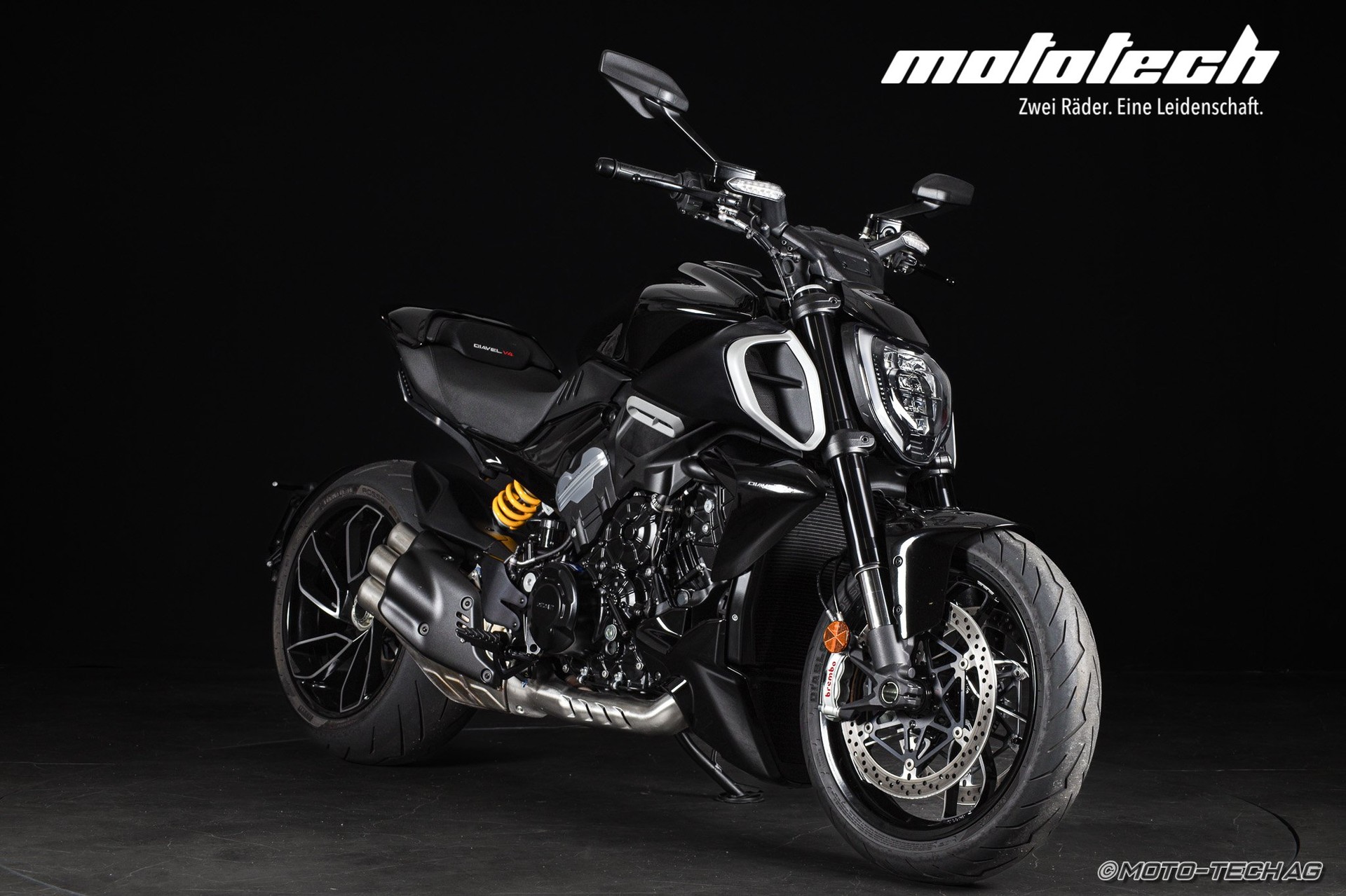 DUCATI Diavel V4