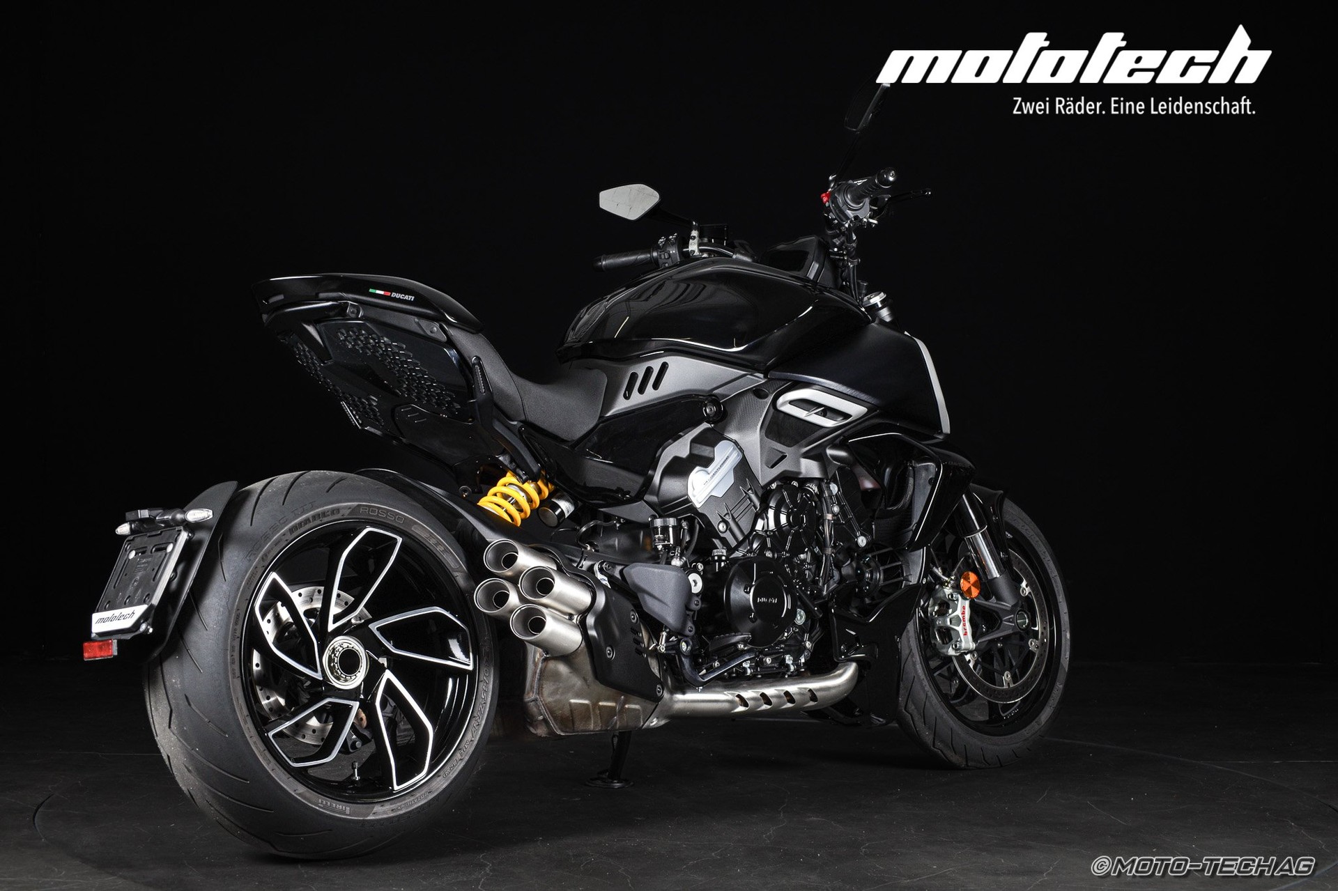 DUCATI Diavel V4-showroom-element-2