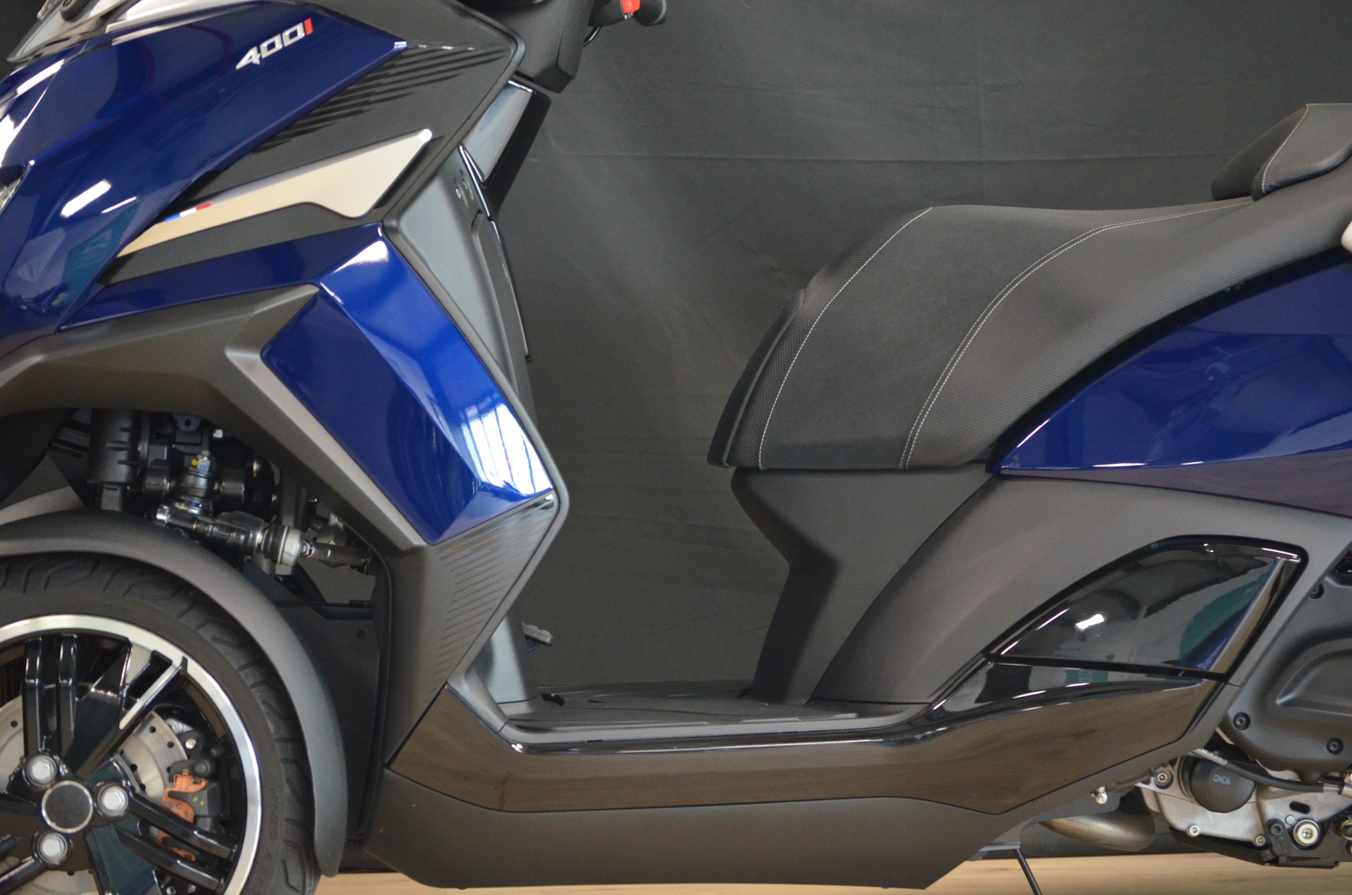 PEUGEOT Metropolis 400 Allue-showroom-element-2